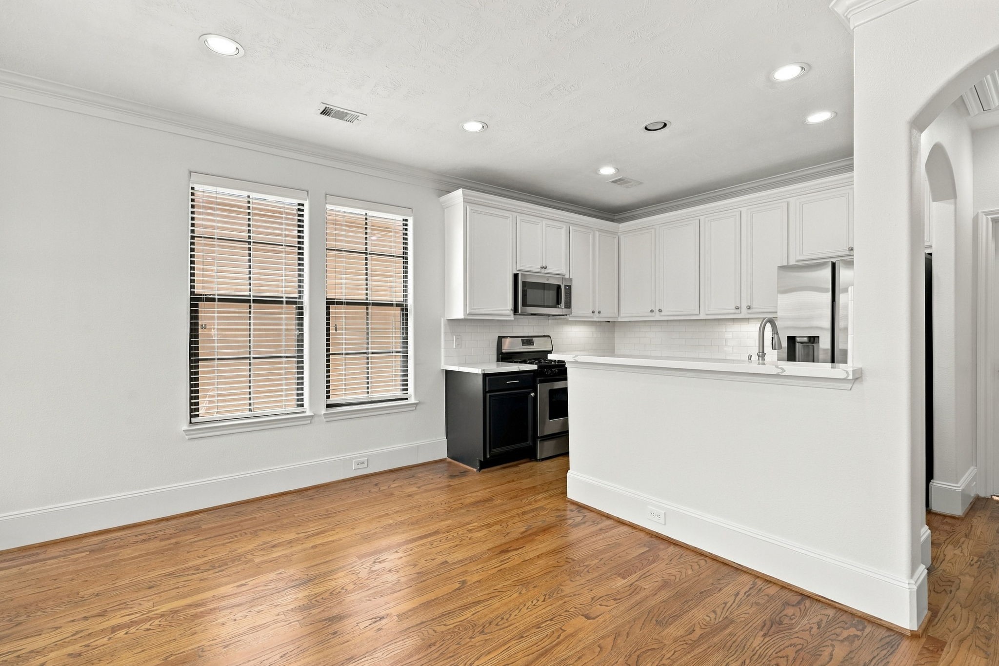 1354 Studer Street Property Photo 16