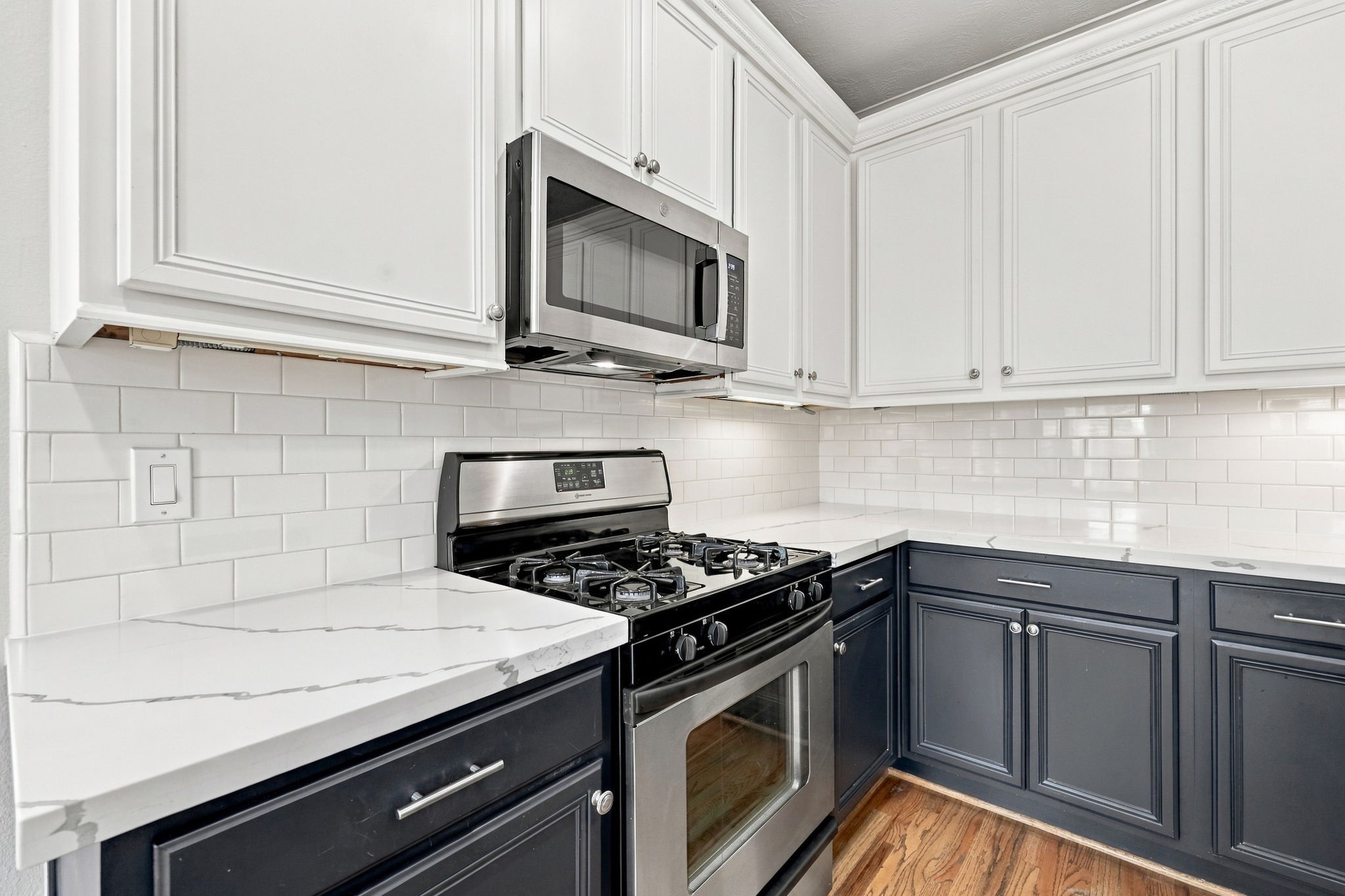 1354 Studer Street Property Photo 19