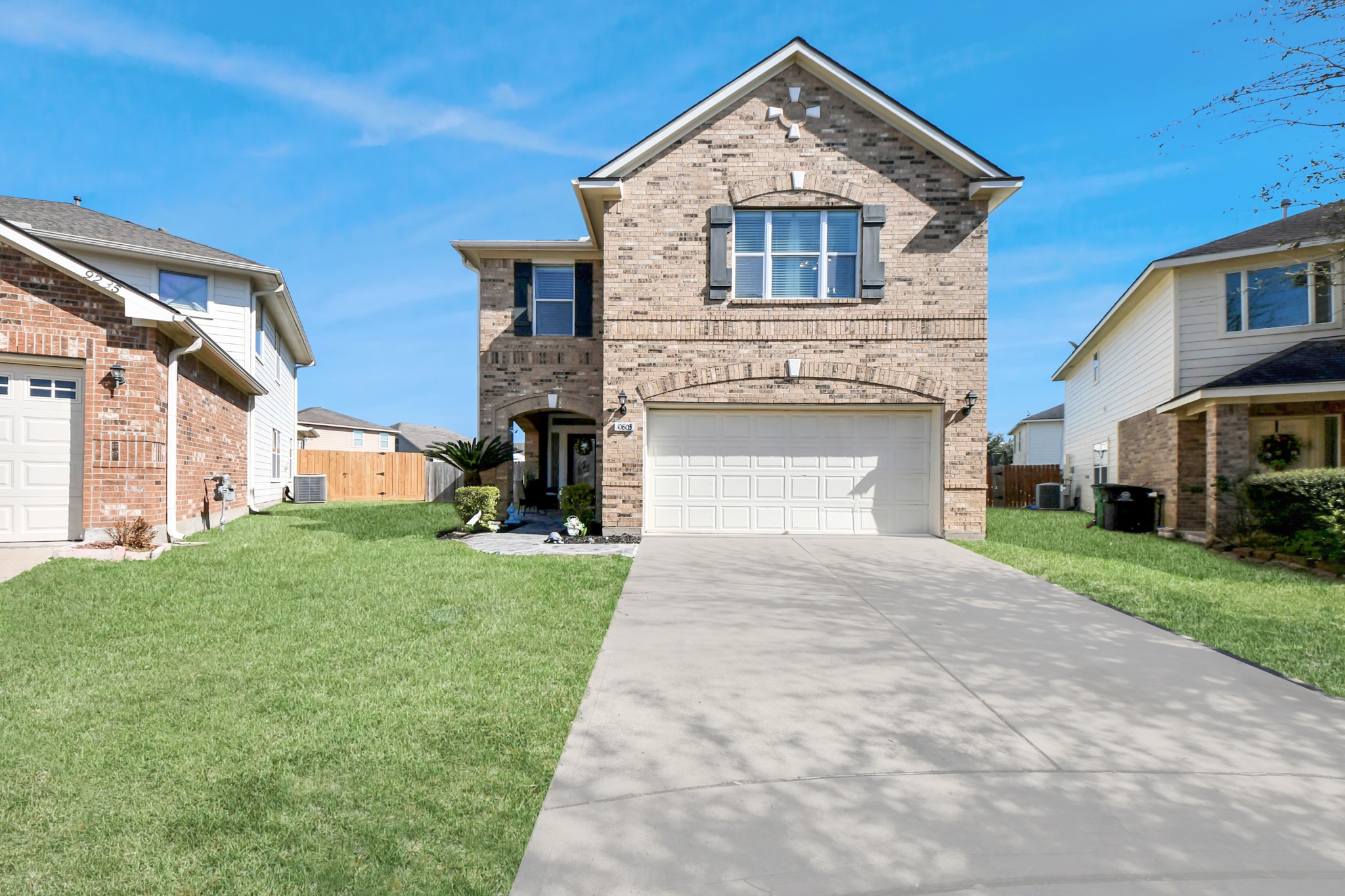 10803 Shannon Mills Lane Property Photo 3