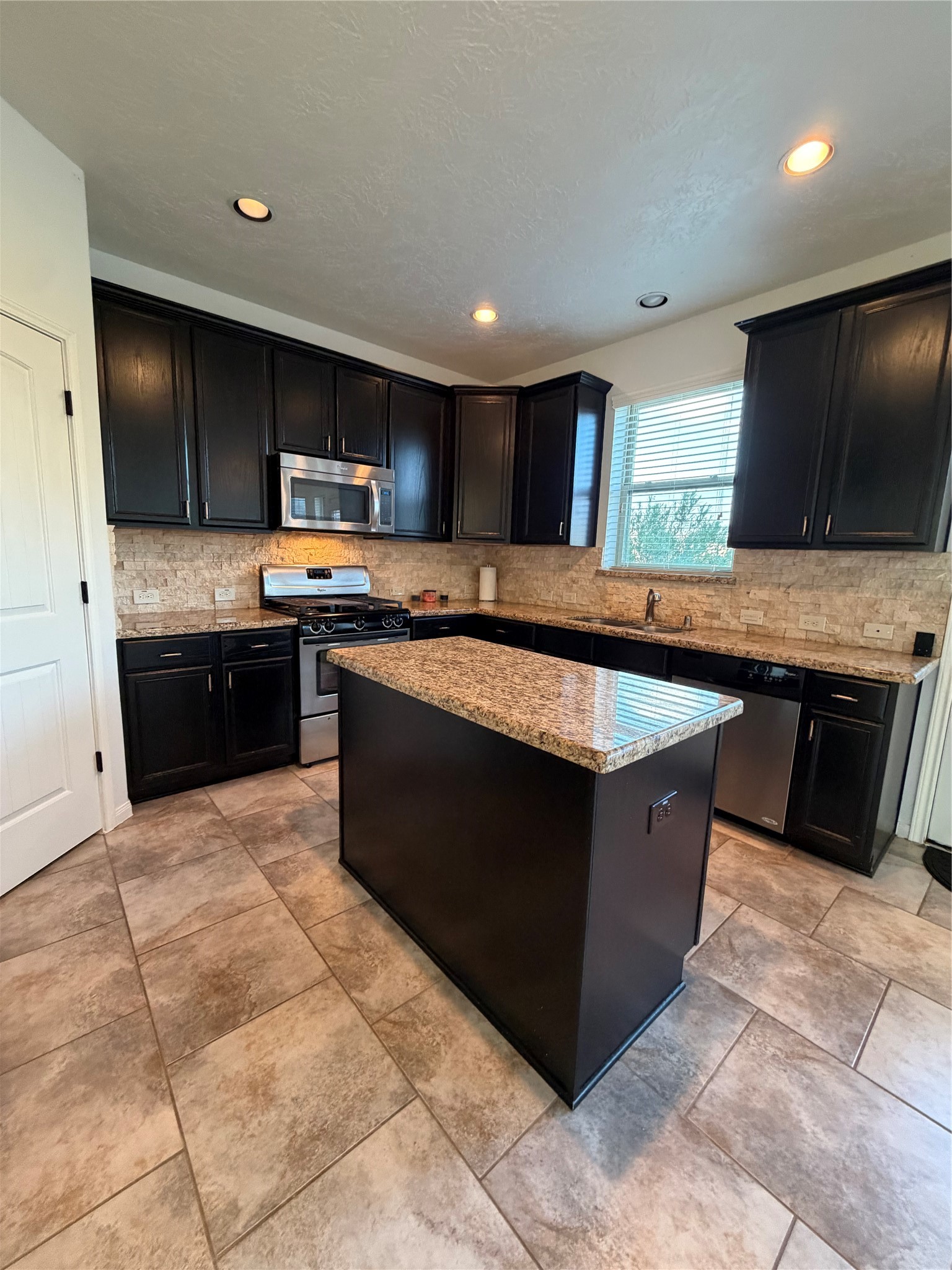 3935 Amalfi Shores Court Property Photo 14