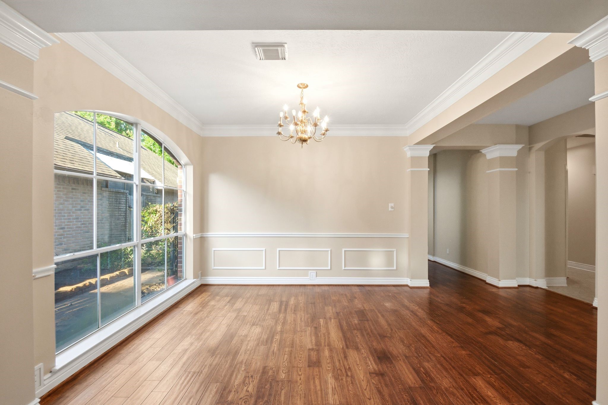 4307 Lakeshore Forest Drive Property Photo 11