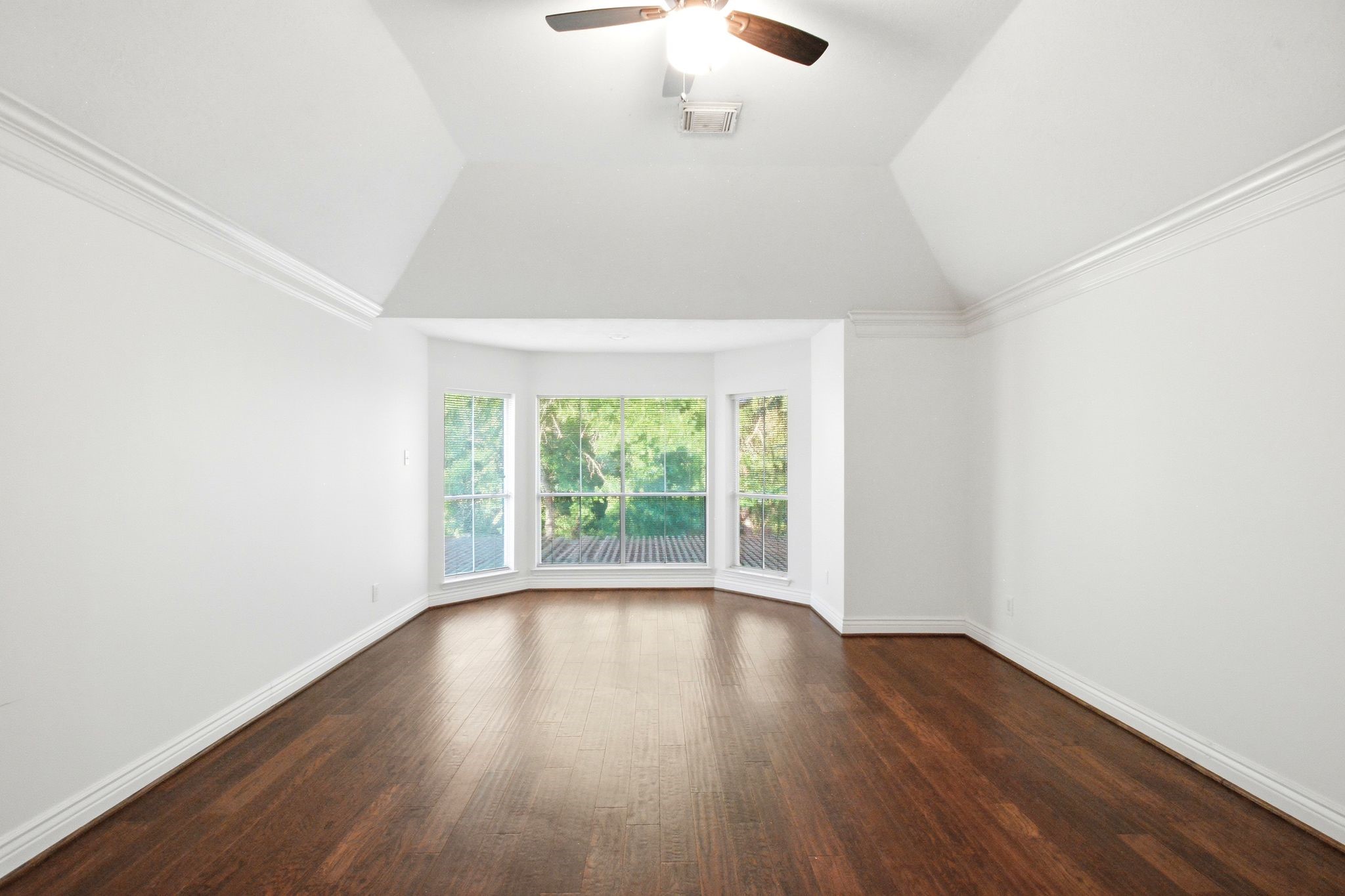 4307 Lakeshore Forest Drive Property Photo 21