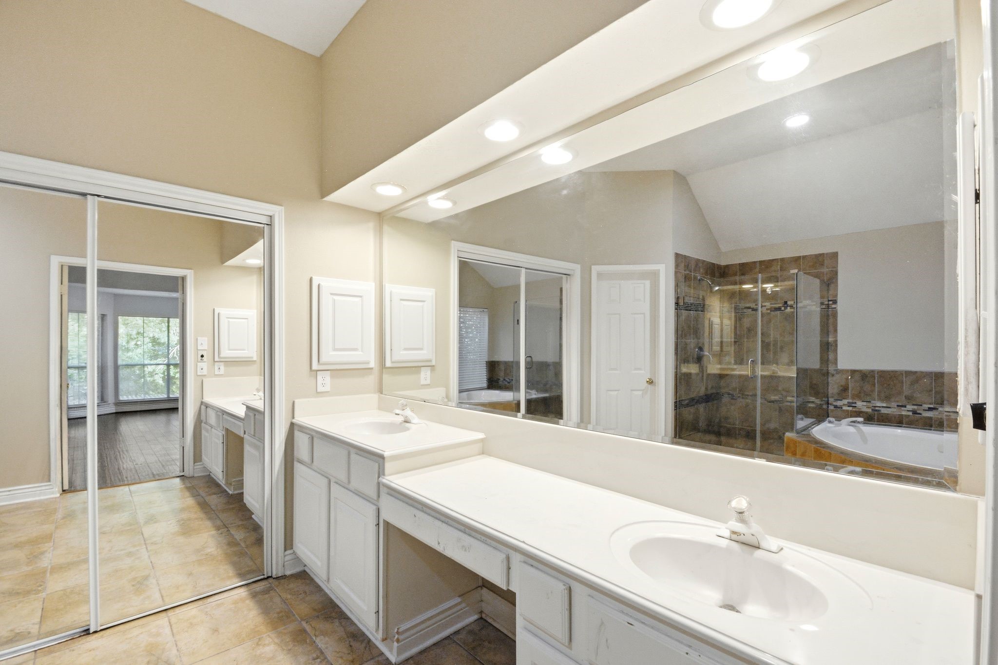 4307 Lakeshore Forest Drive Property Photo 22