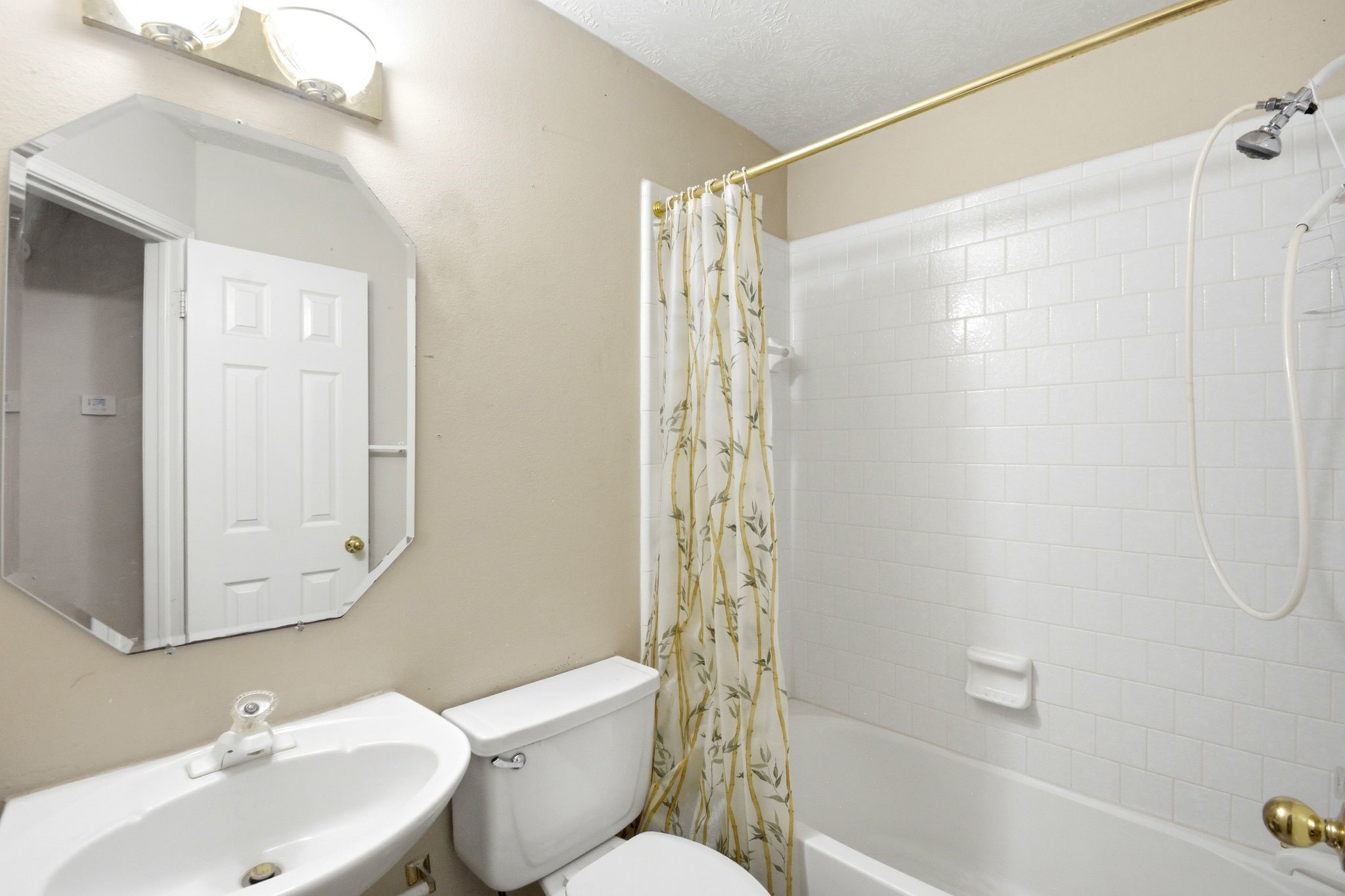 4307 Lakeshore Forest Drive Property Photo 27
