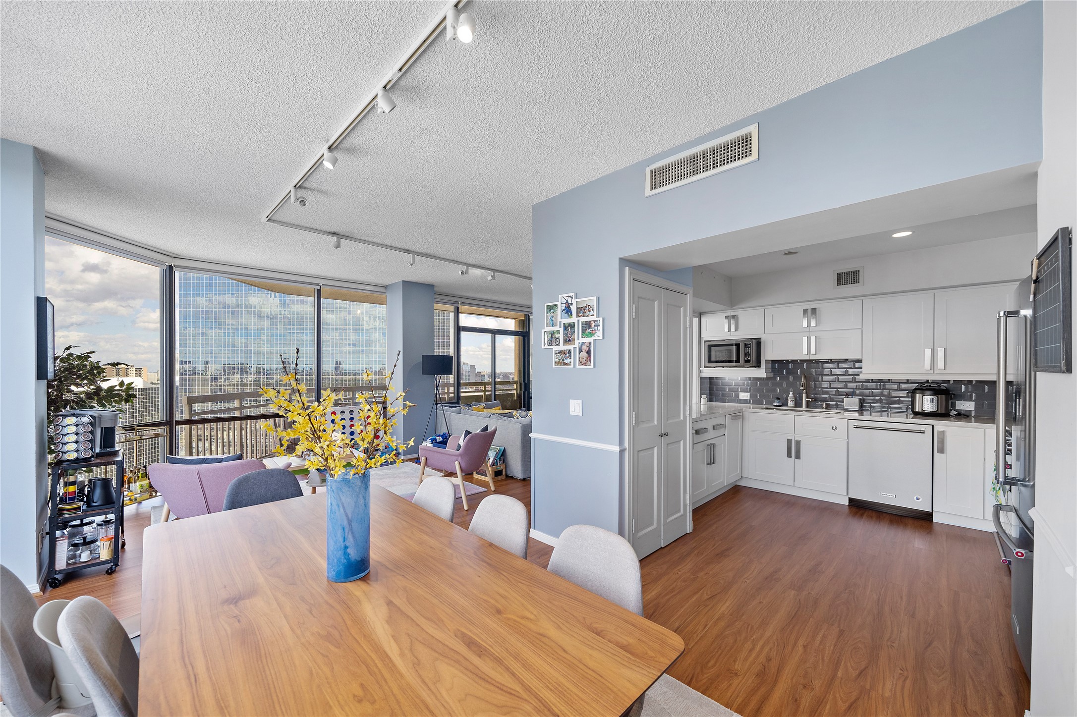 15 Greenway Plaza 25j Property Photo 7