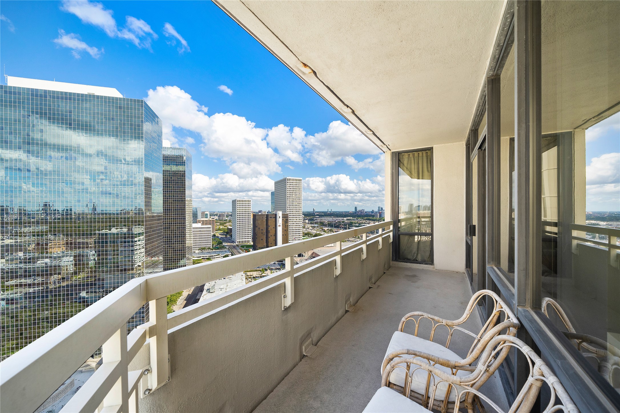 15 Greenway Plaza 25j Property Photo 19