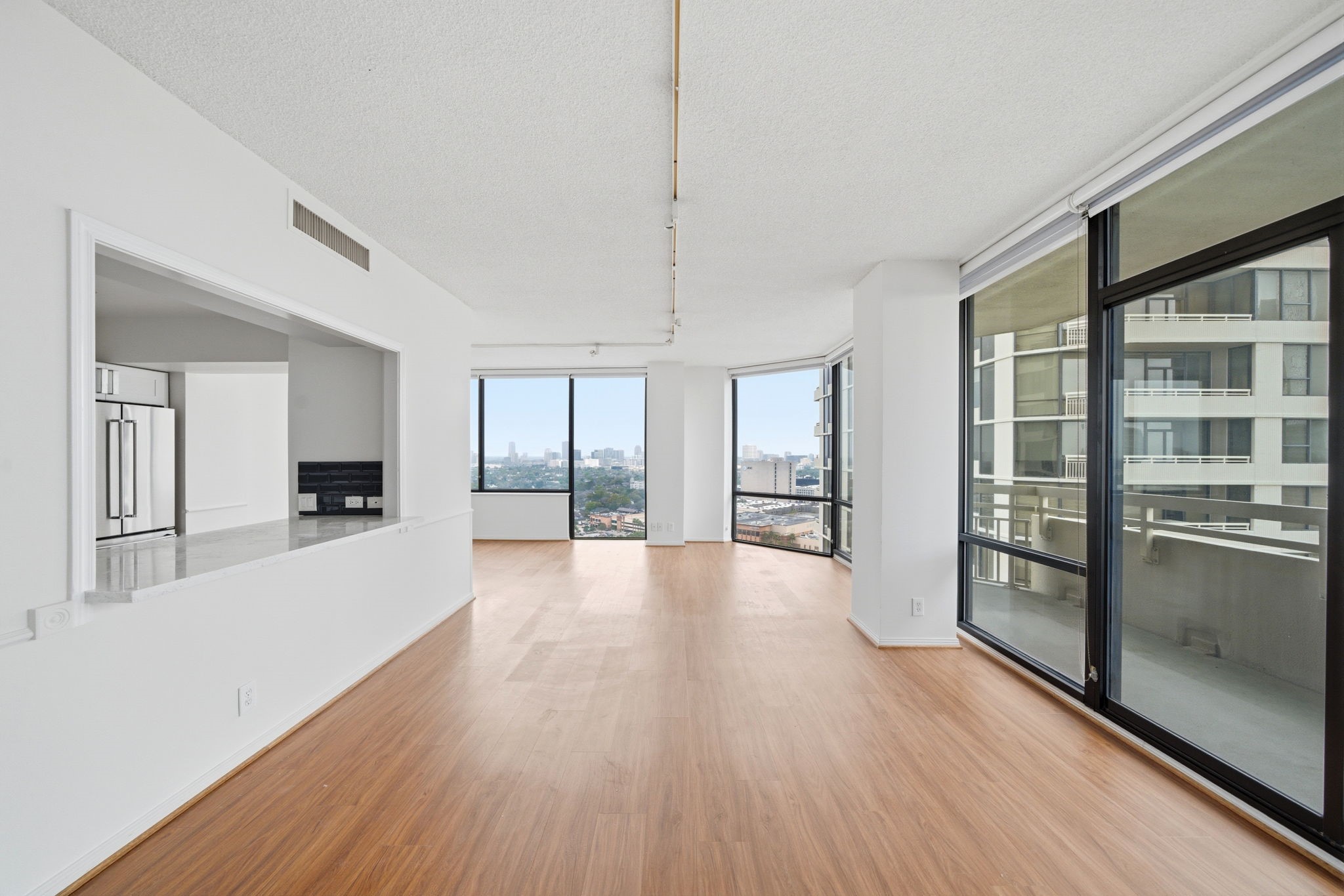 15 Greenway Plaza 25j Property Photo 29