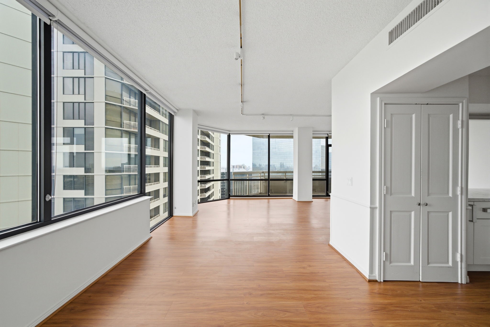 15 Greenway Plaza 25j Property Photo 34