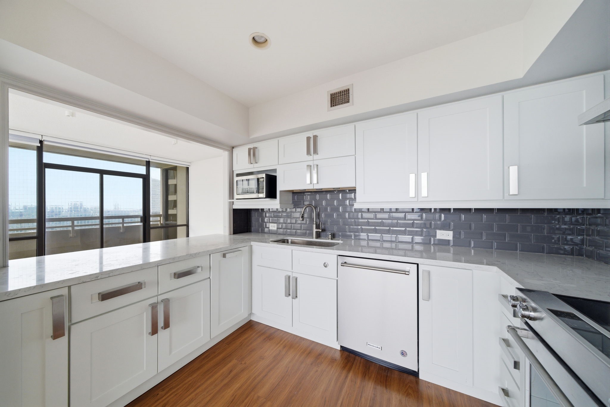 15 Greenway Plaza 25j Property Photo 39