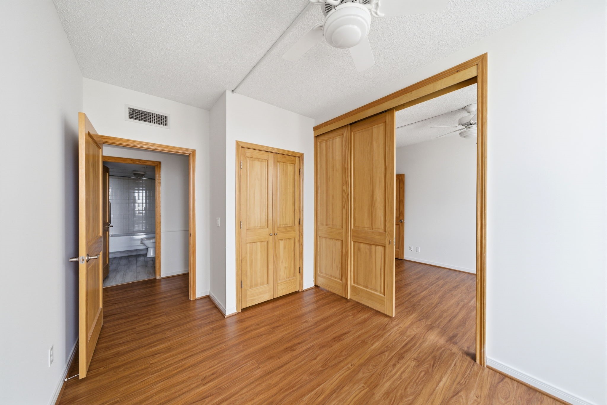15 Greenway Plaza 25j Property Photo 44