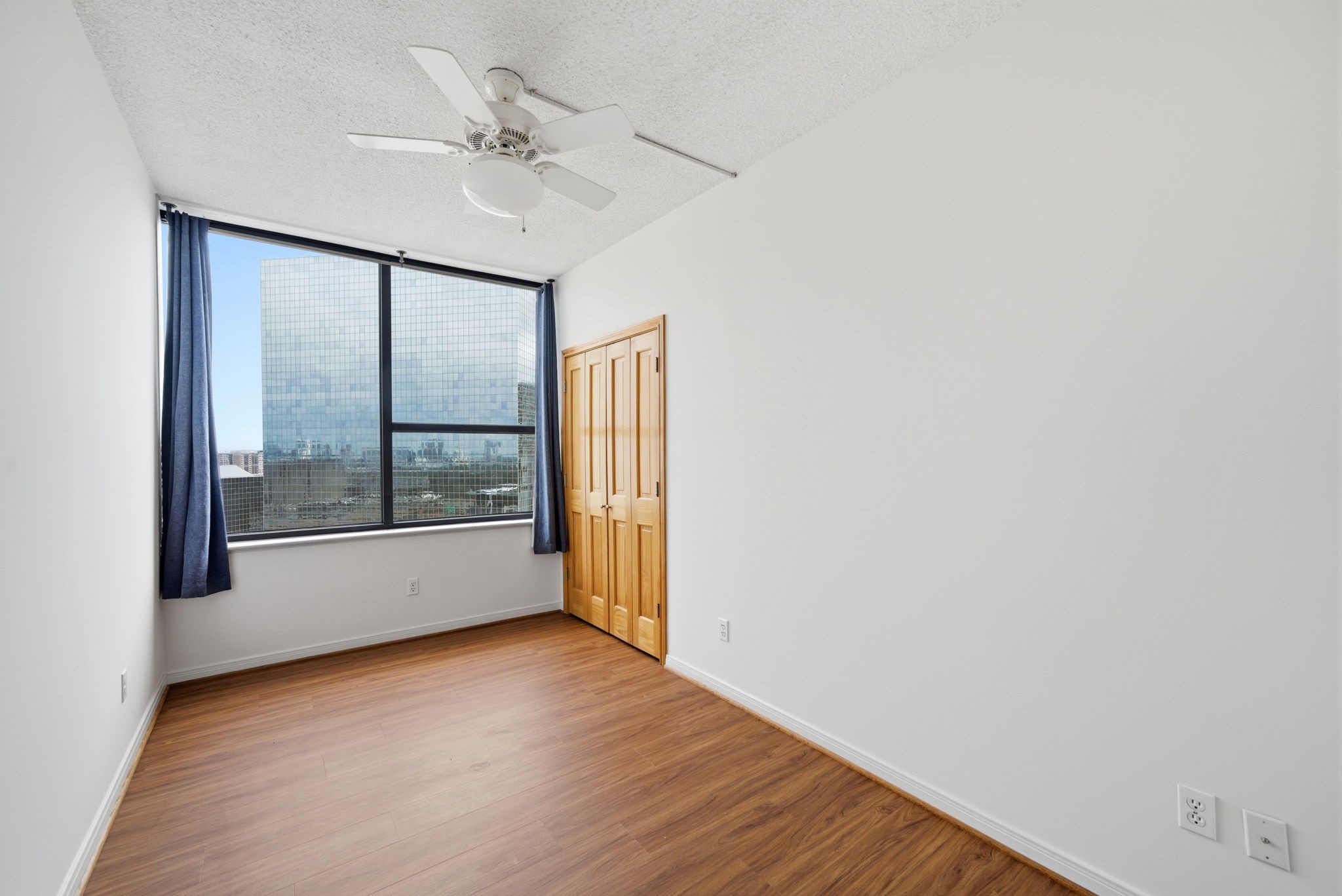 15 Greenway Plaza 25j Property Photo 45
