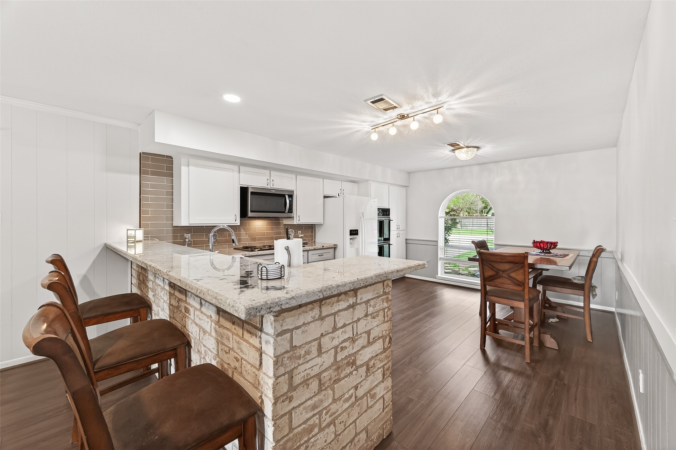 21707 Glenbranch Drive Property Photo 9