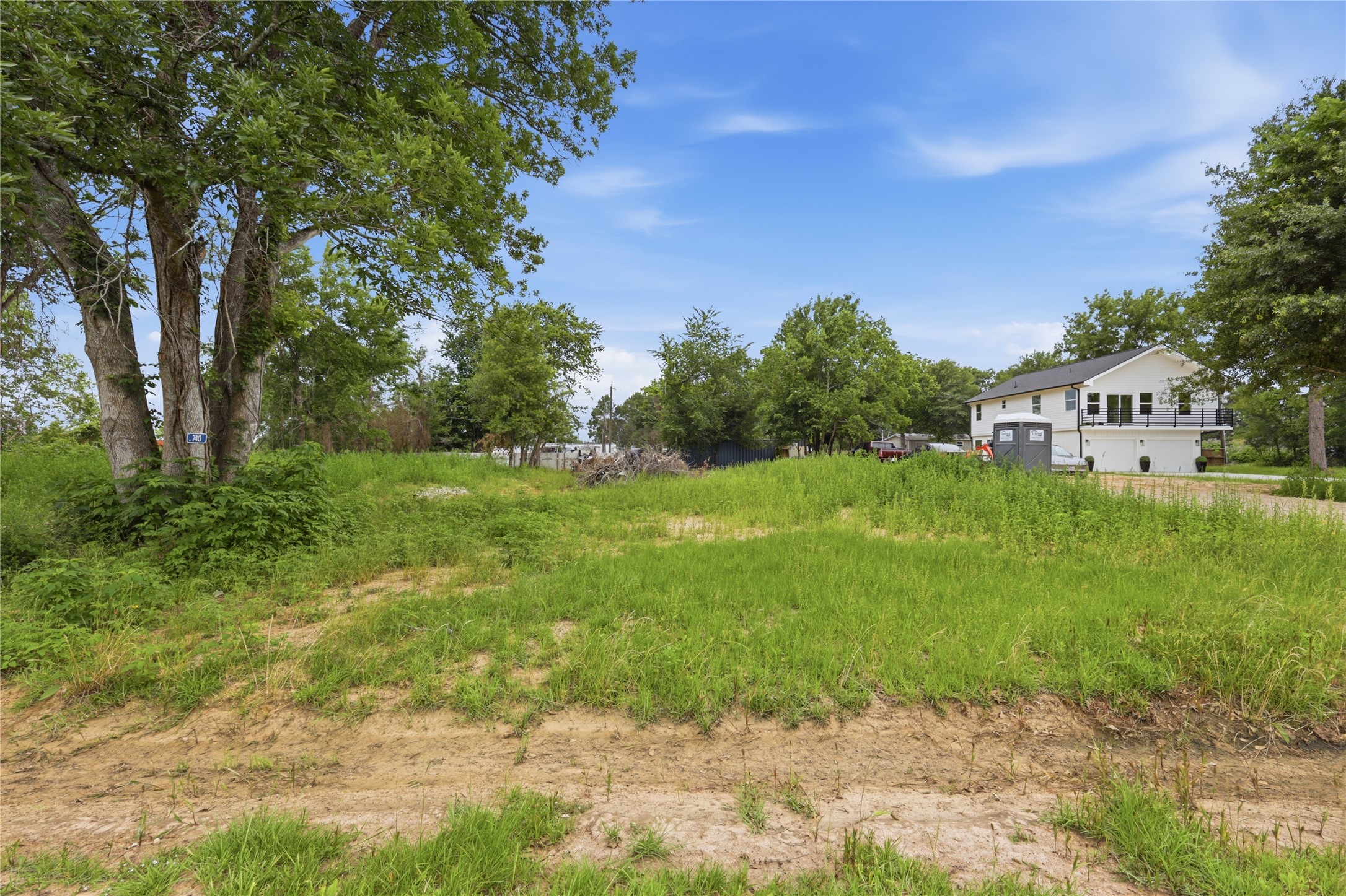 736 & 740 Azalea St Property Photo 6