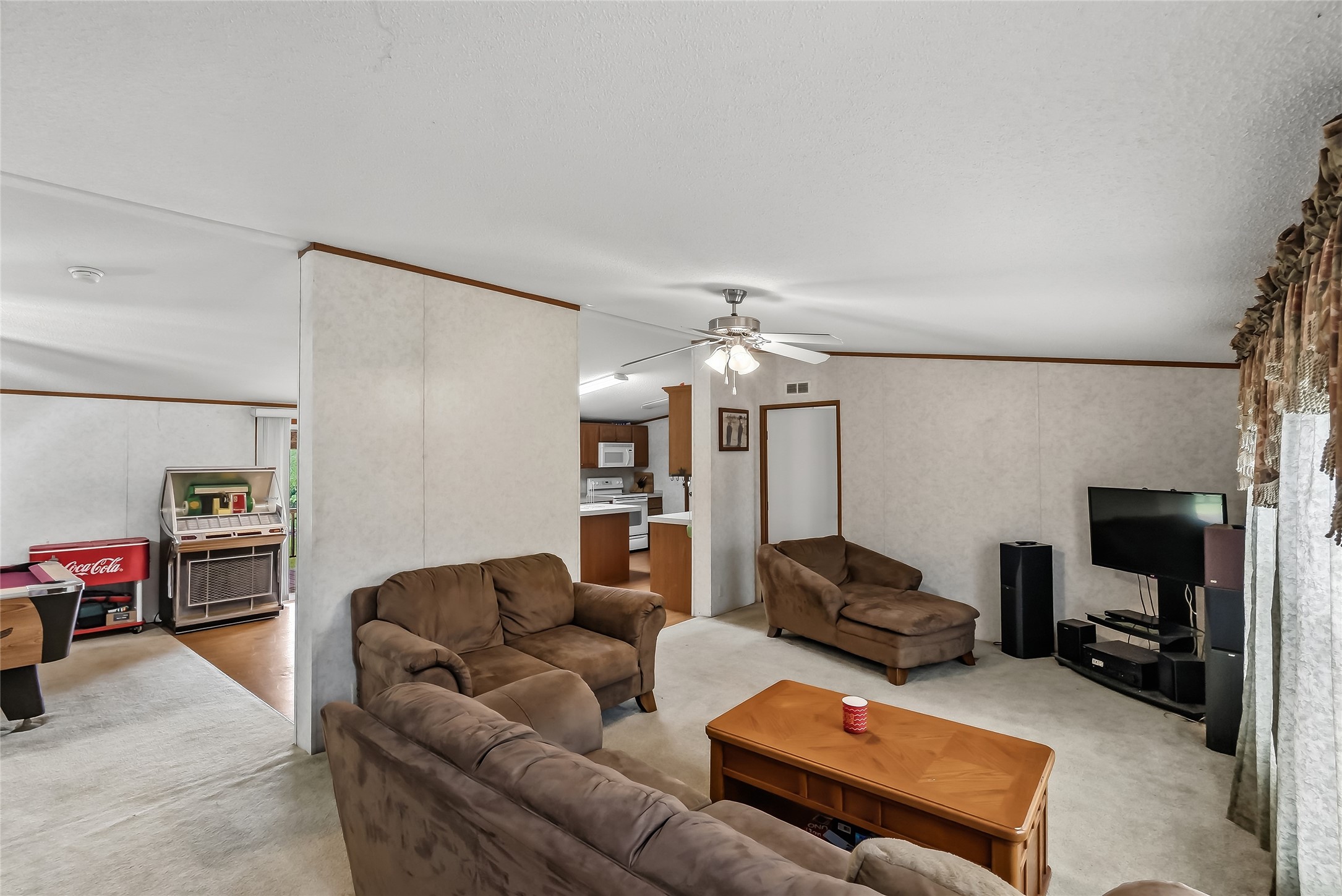 102 Windwood Circle Property Photo 4