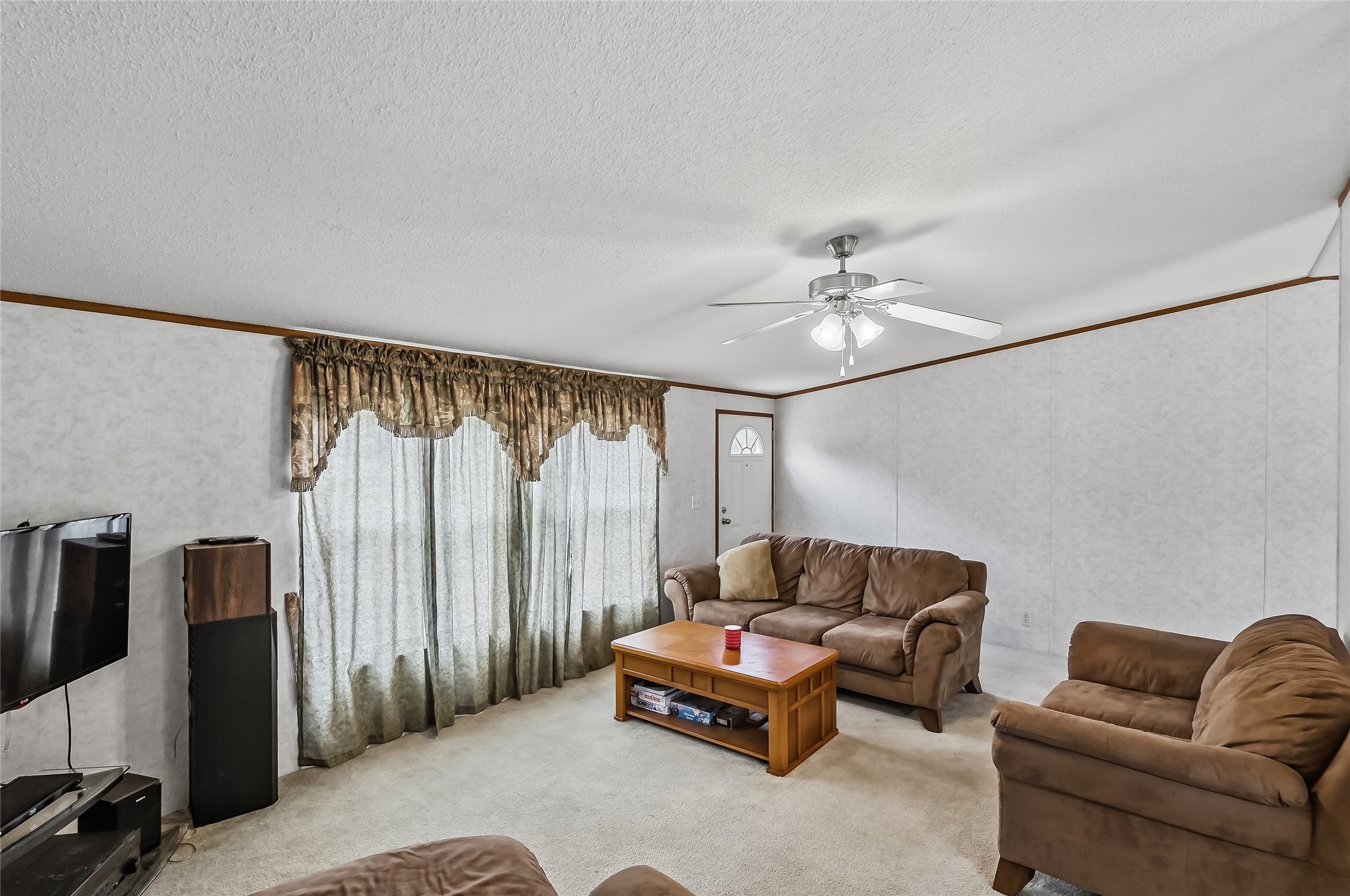 102 Windwood Circle Property Photo 6