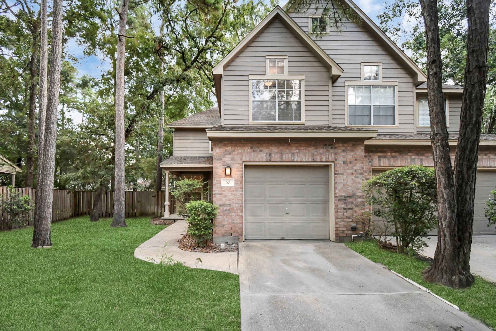 60 Lakeridge Court Property Photo 2