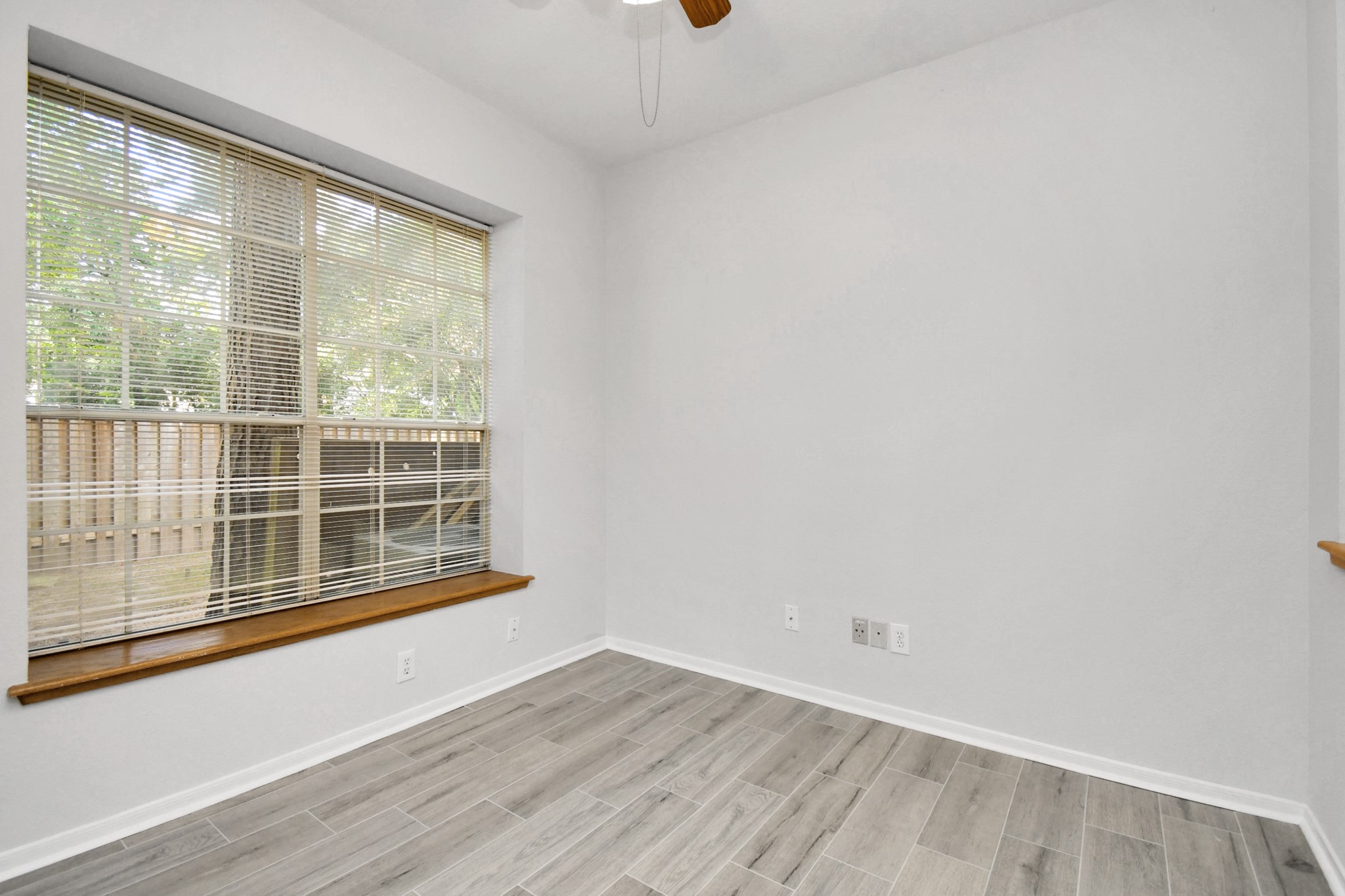 60 Lakeridge Court Property Photo 9