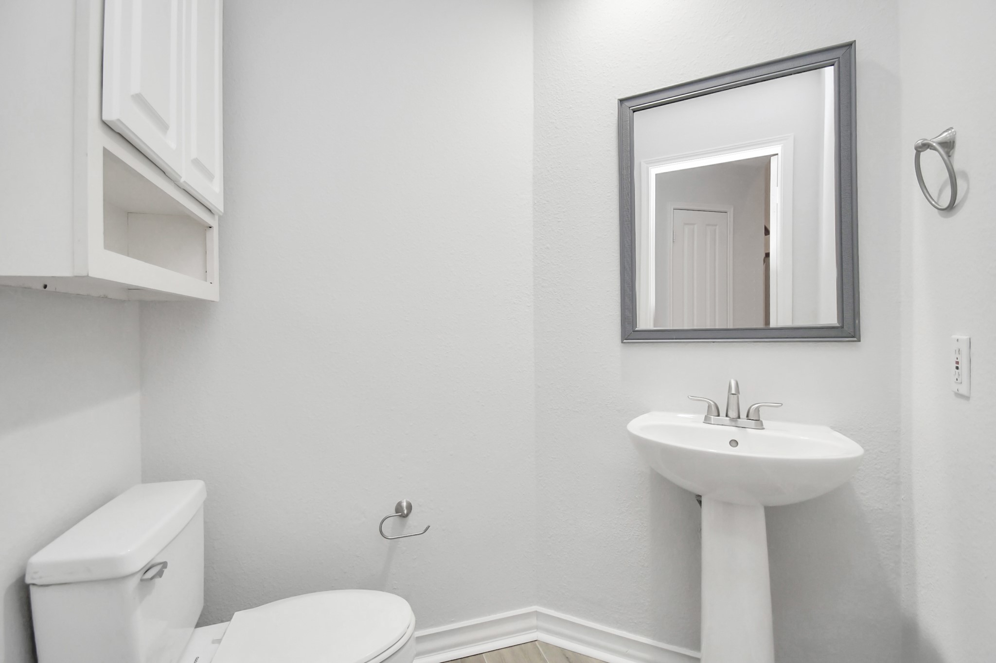 60 Lakeridge Court Property Photo 11