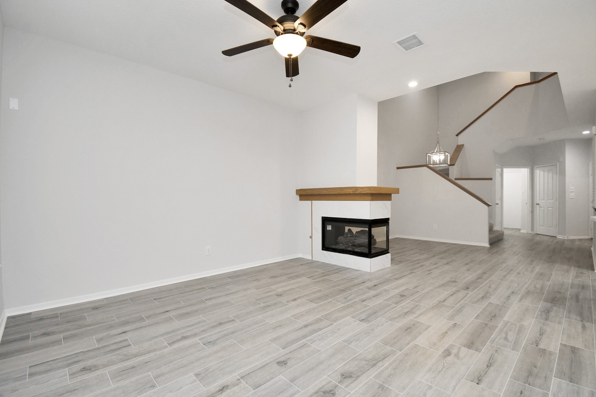 60 Lakeridge Court Property Photo 17