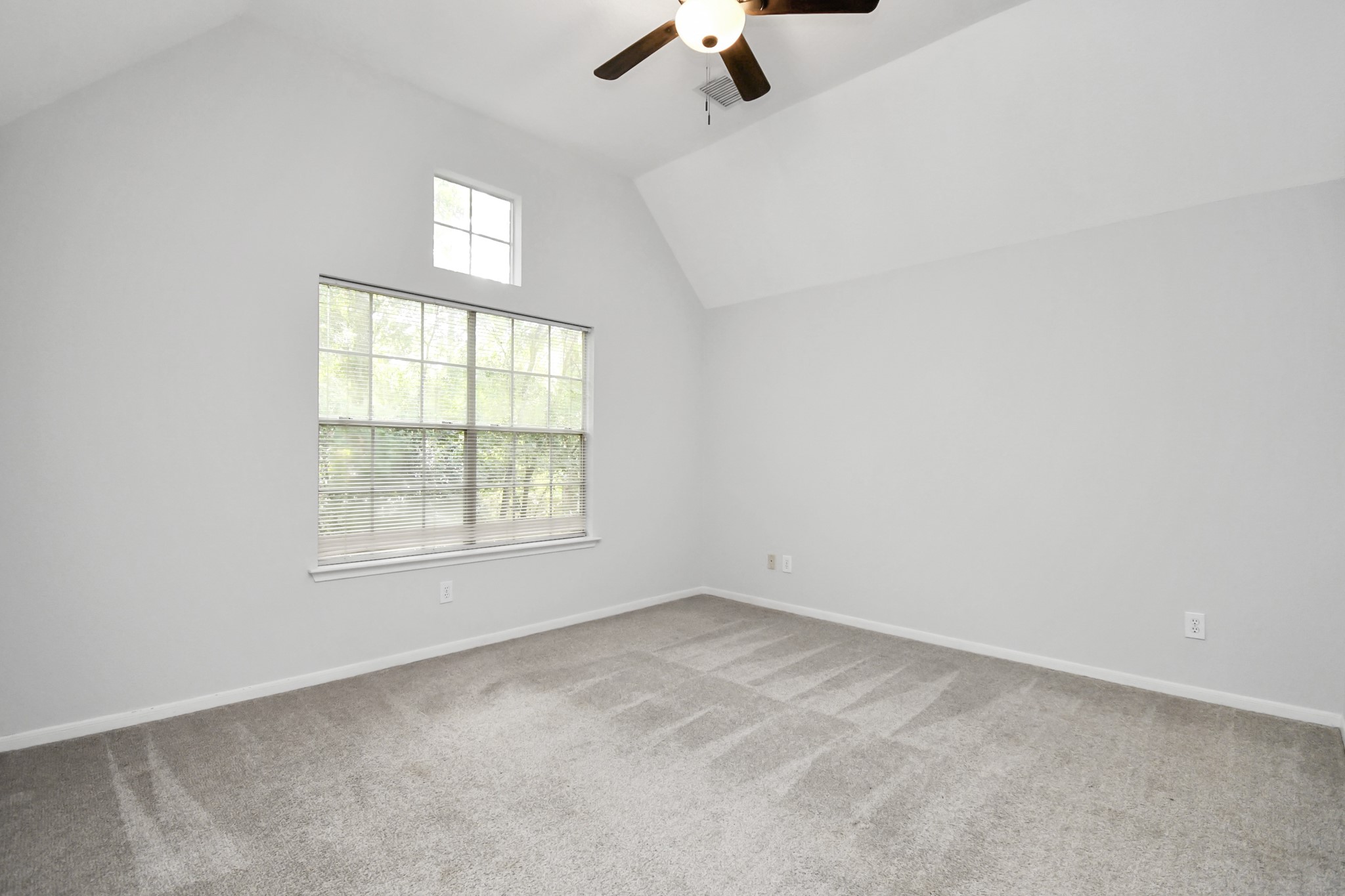 60 Lakeridge Court Property Photo 24