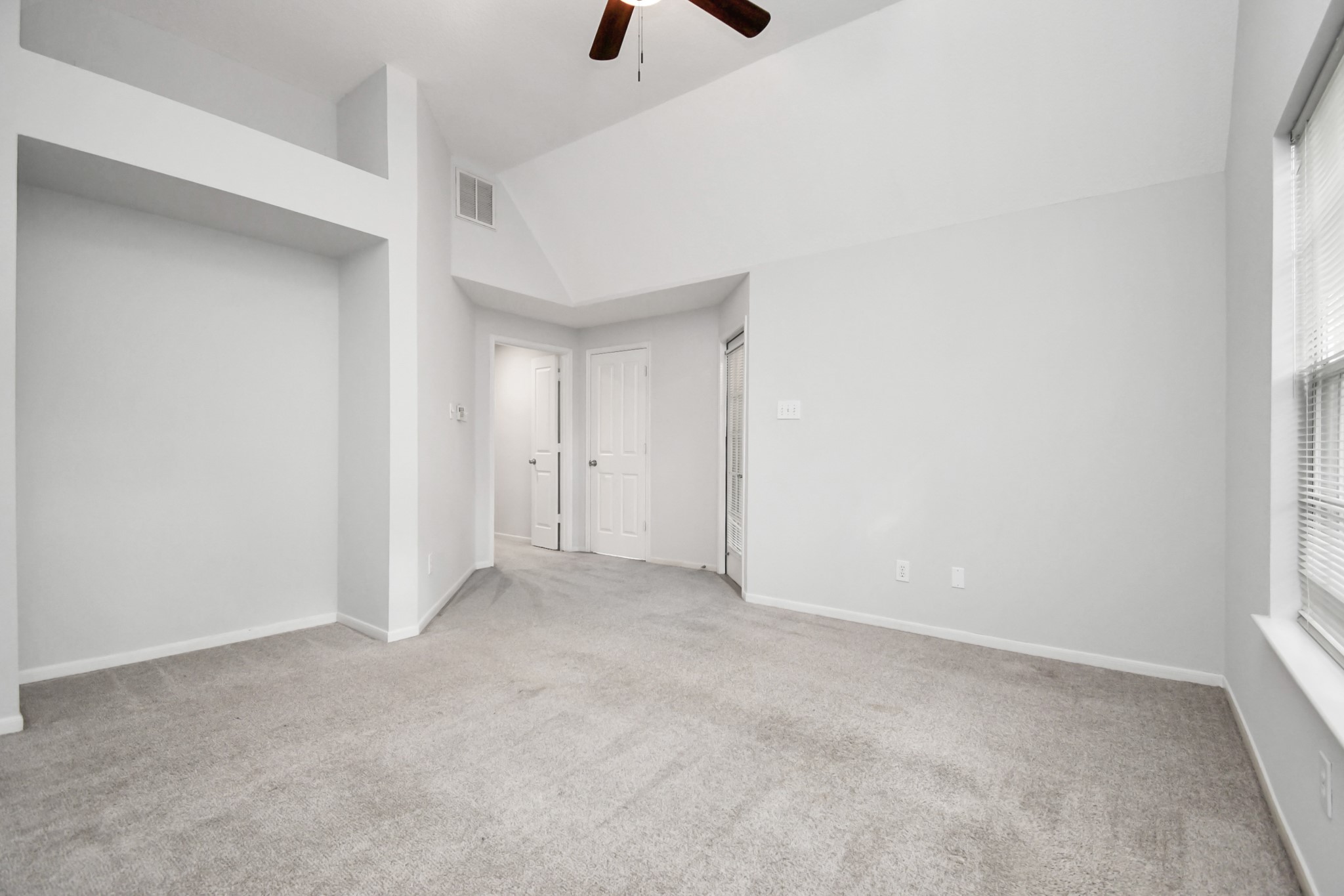 60 Lakeridge Court Property Photo 25