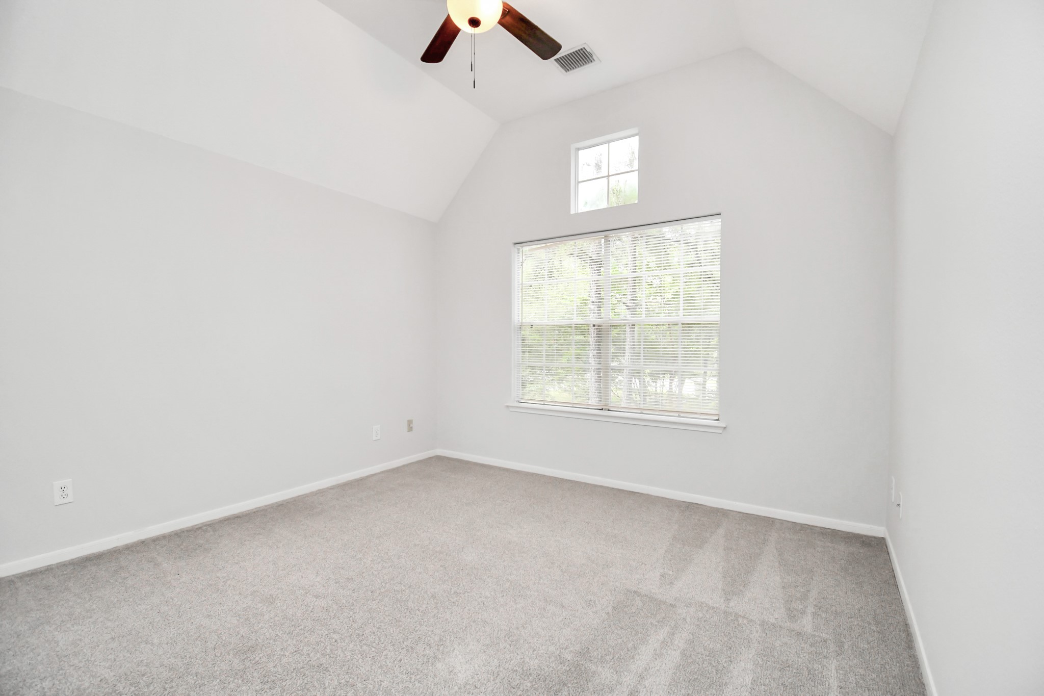 60 Lakeridge Court Property Photo 36