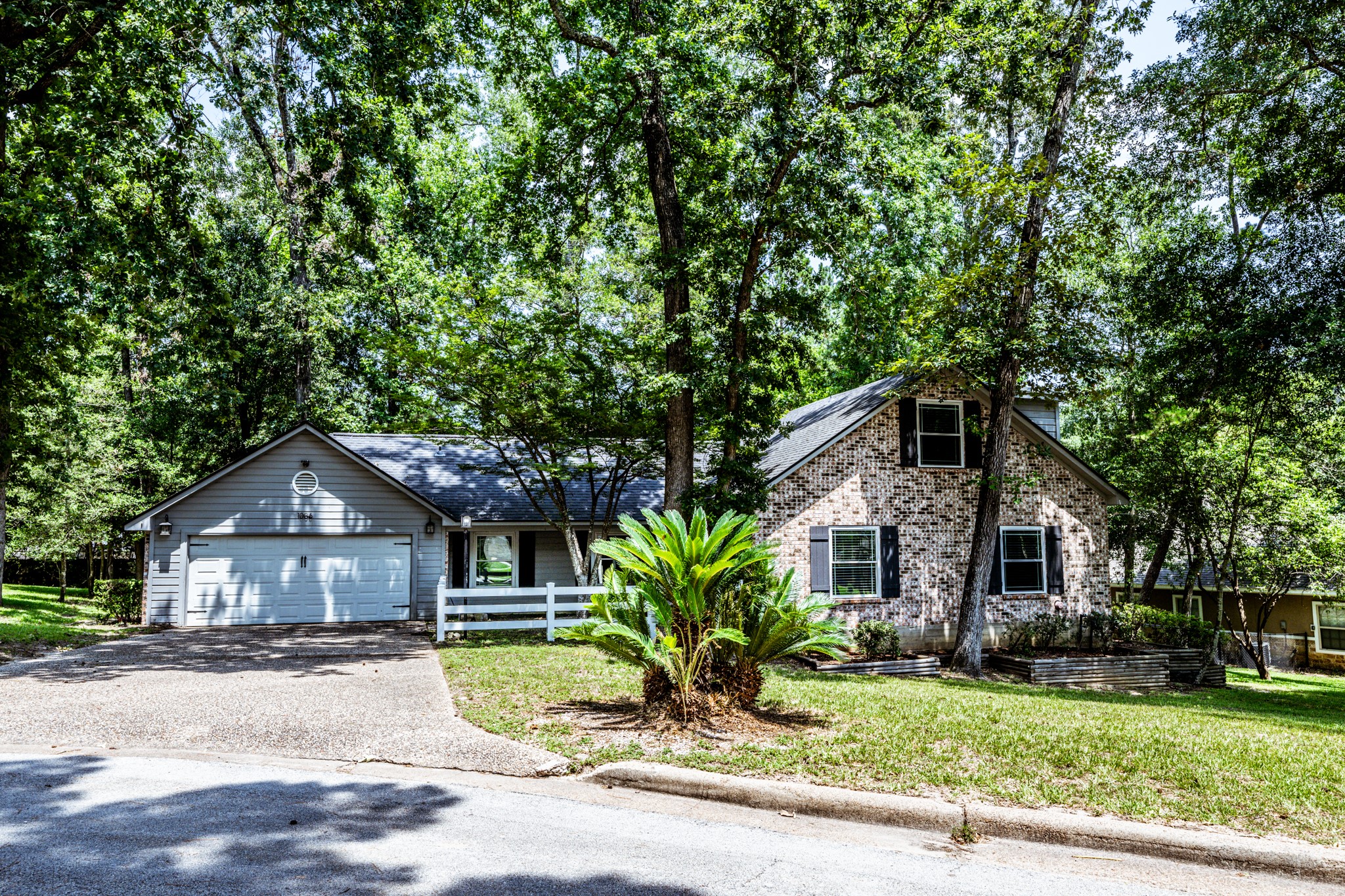 1006 Amesbury Court Property Photo 1
