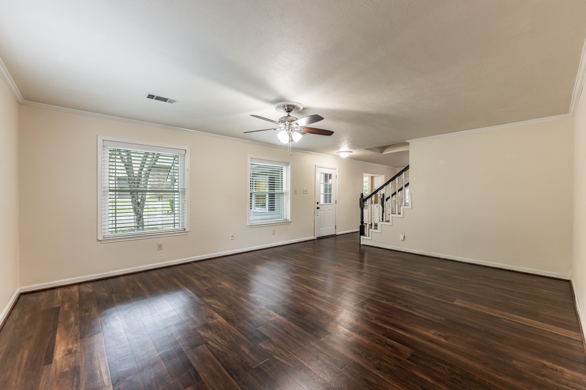 1006 Amesbury Court Property Photo 3