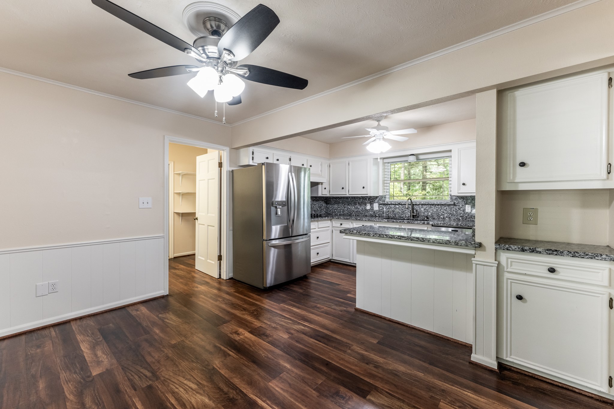 1006 Amesbury Court Property Photo 7