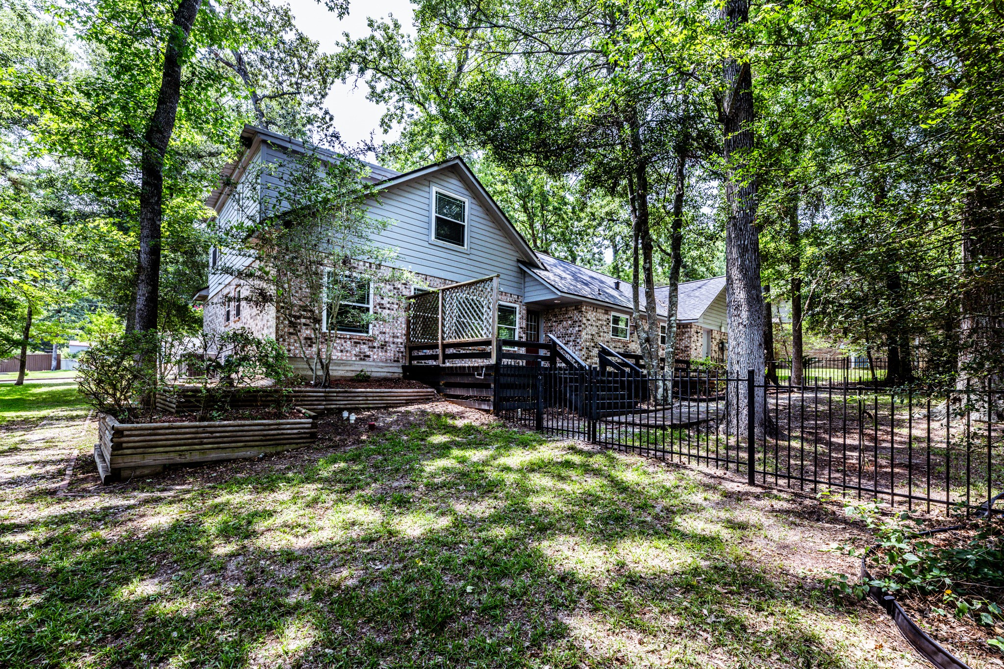 1006 Amesbury Court Property Photo 18