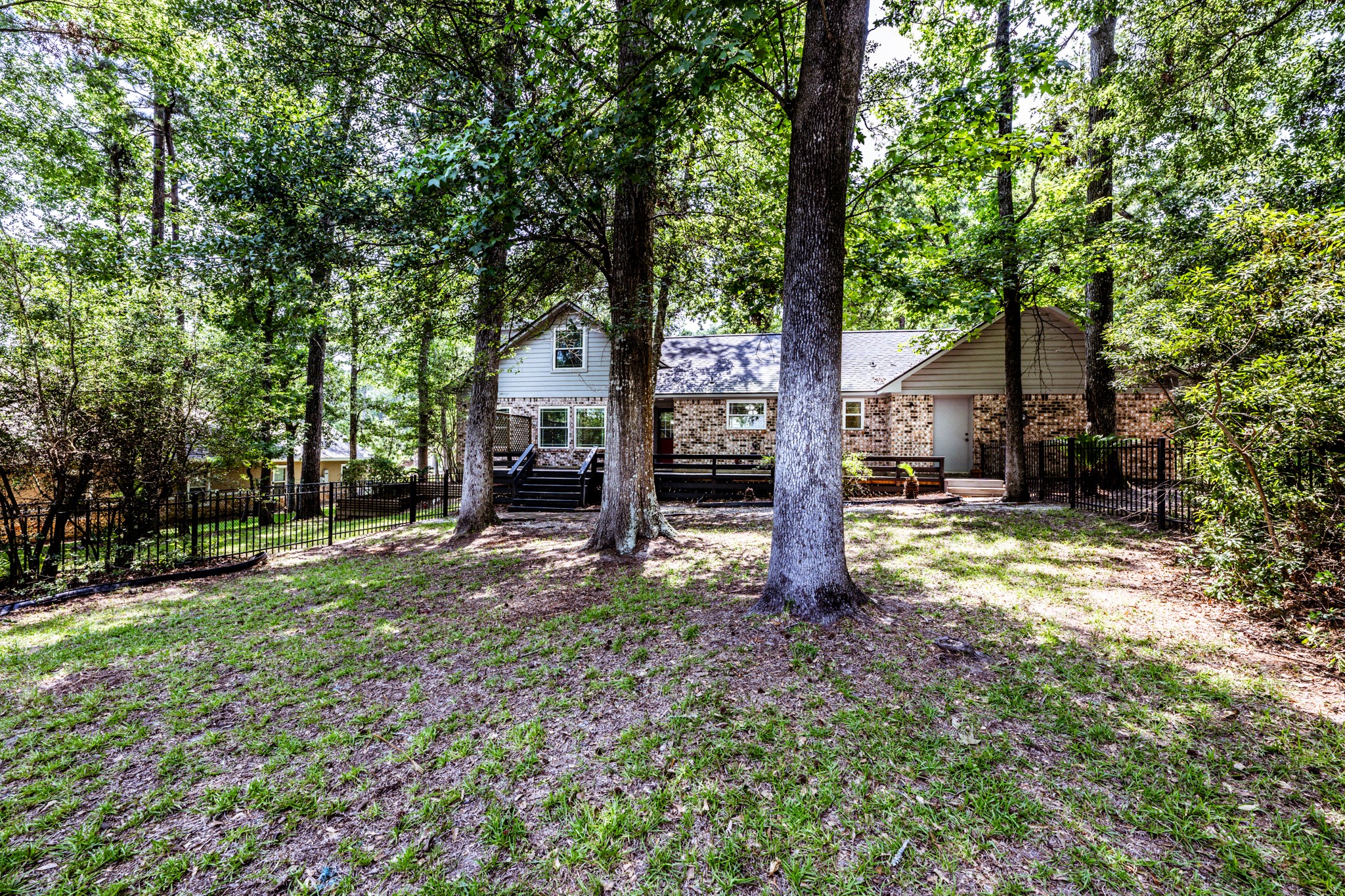 1006 Amesbury Court Property Photo 19