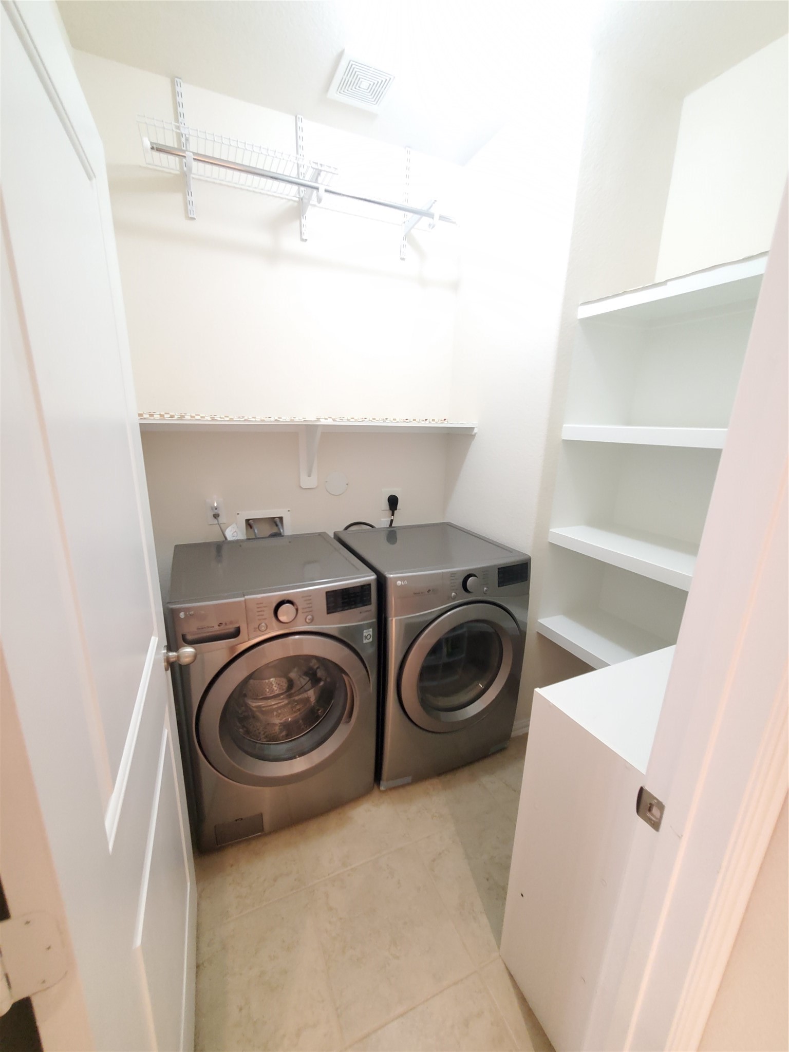 6710 Camden Valley Court Property Photo 8