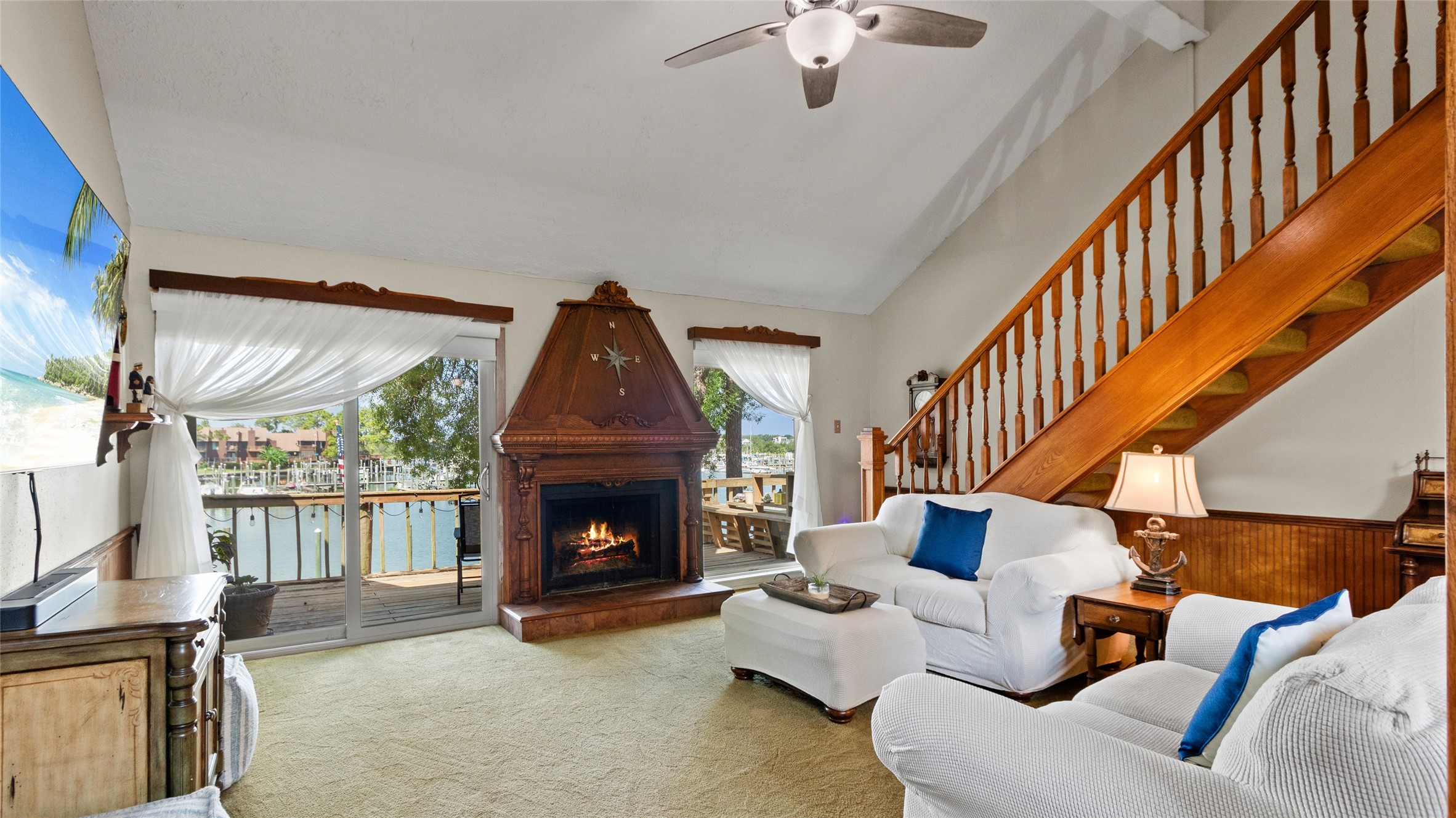 655 Davis Road Property Photo 4