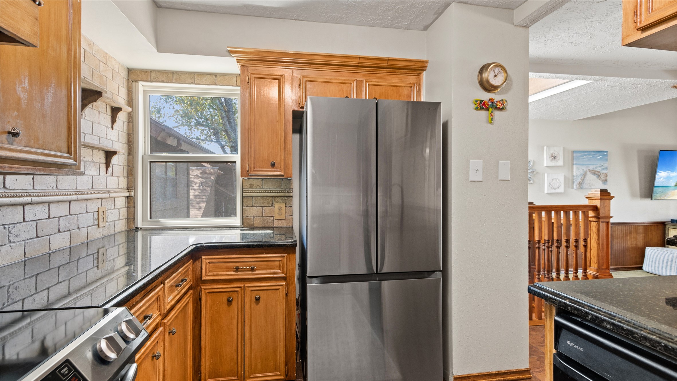 655 Davis Road Property Photo 6