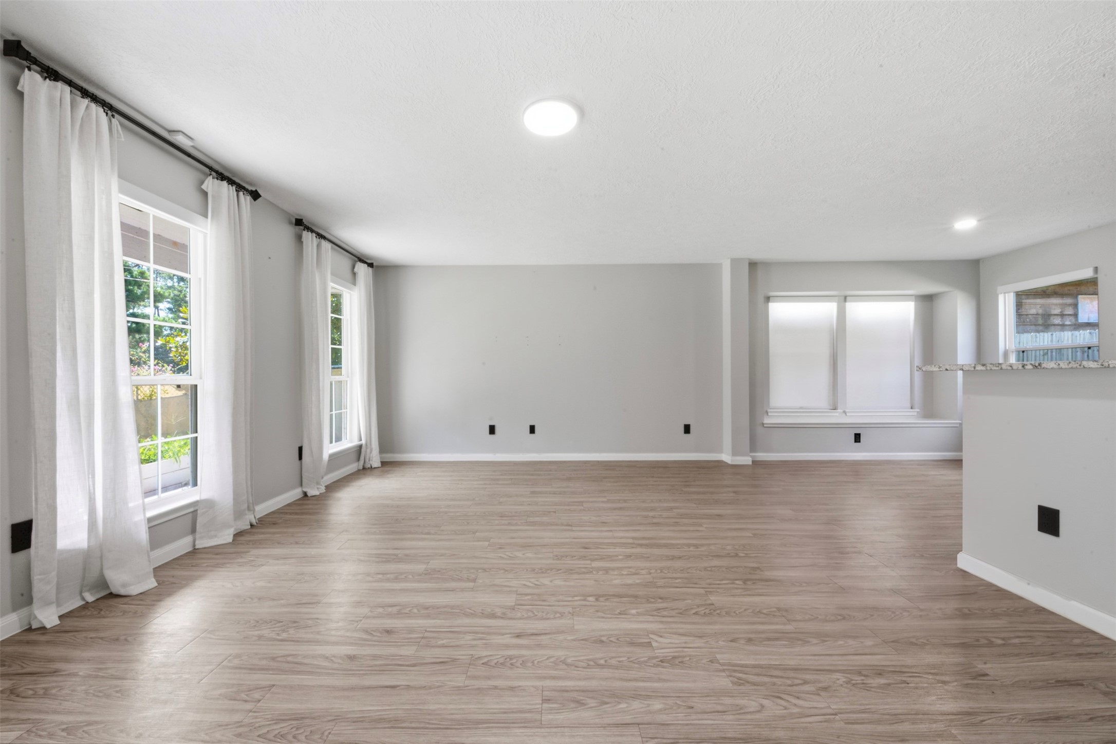 15011 Crockett Road Property Photo 1