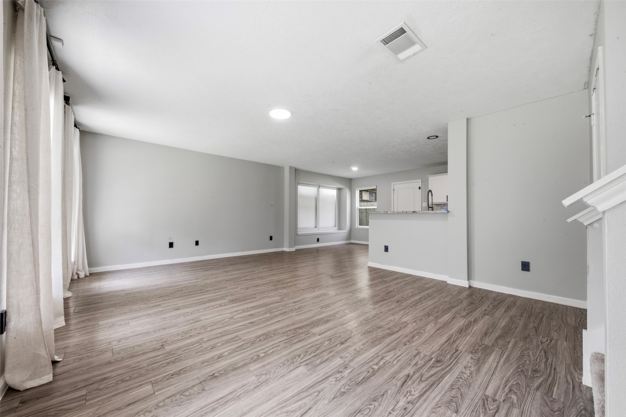 15011 Crockett Road Property Photo 3
