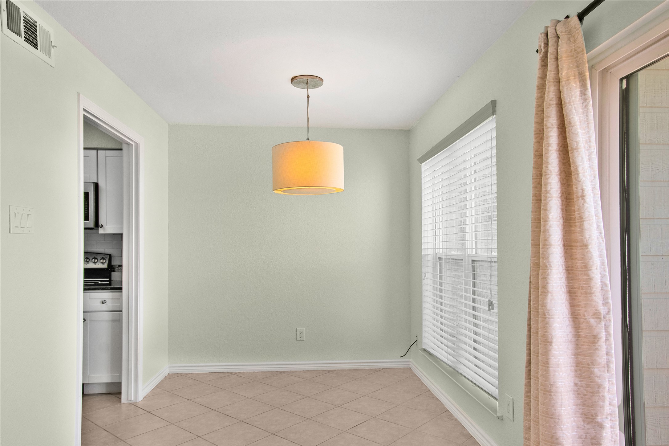 3220 69th Street B6 Property Photo 15