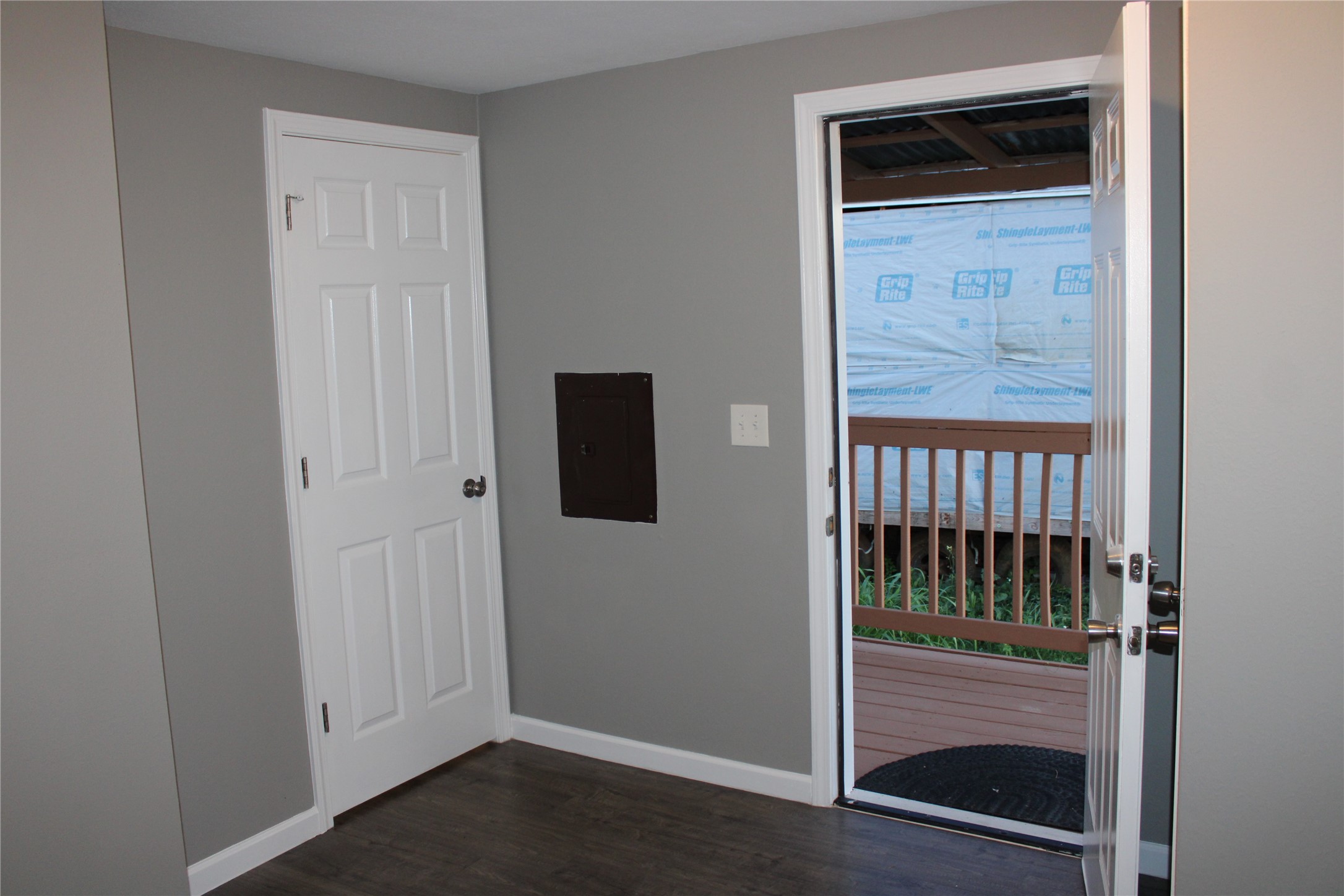 717 7th Street Property Photo 2