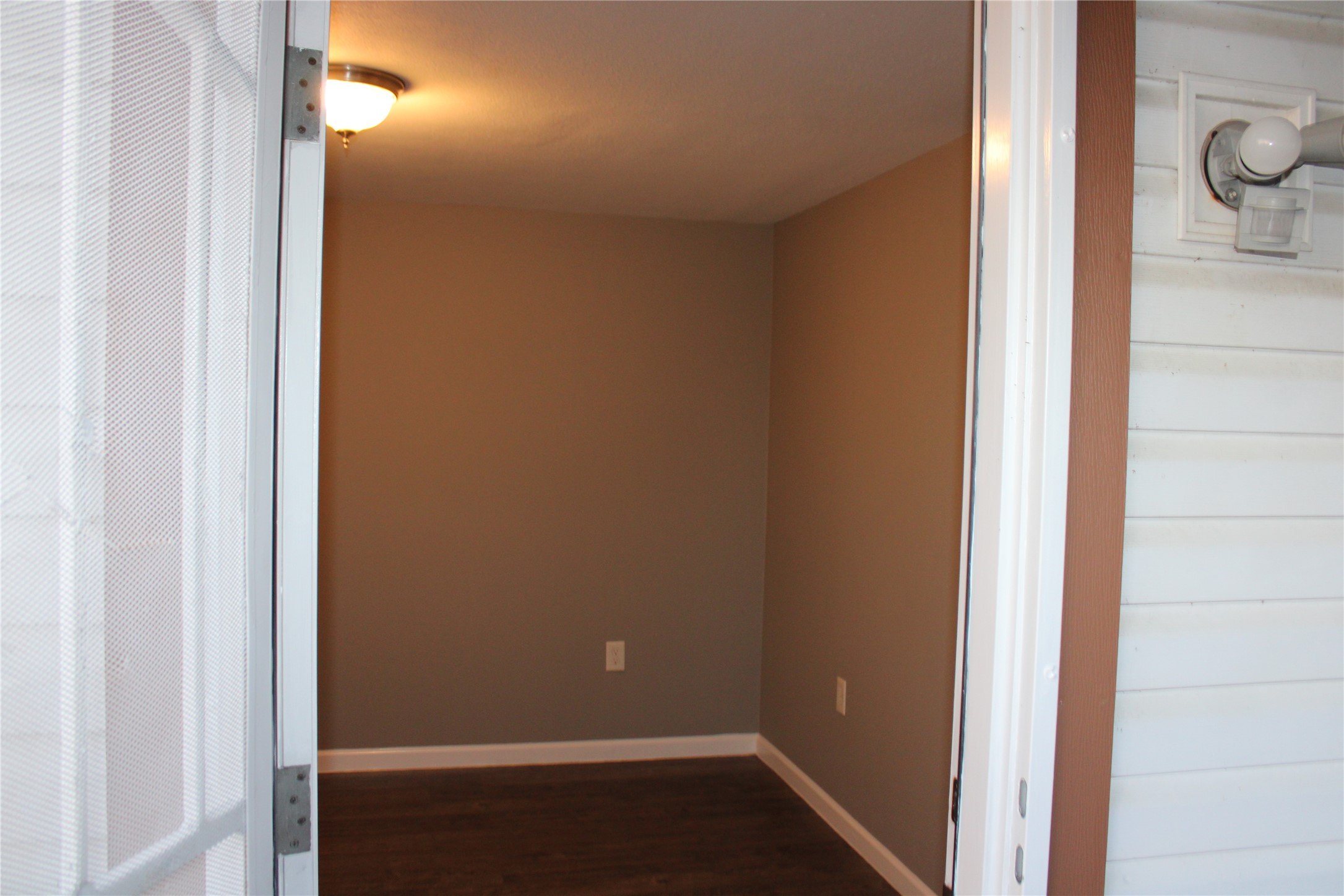 717 7th Street Property Photo 3