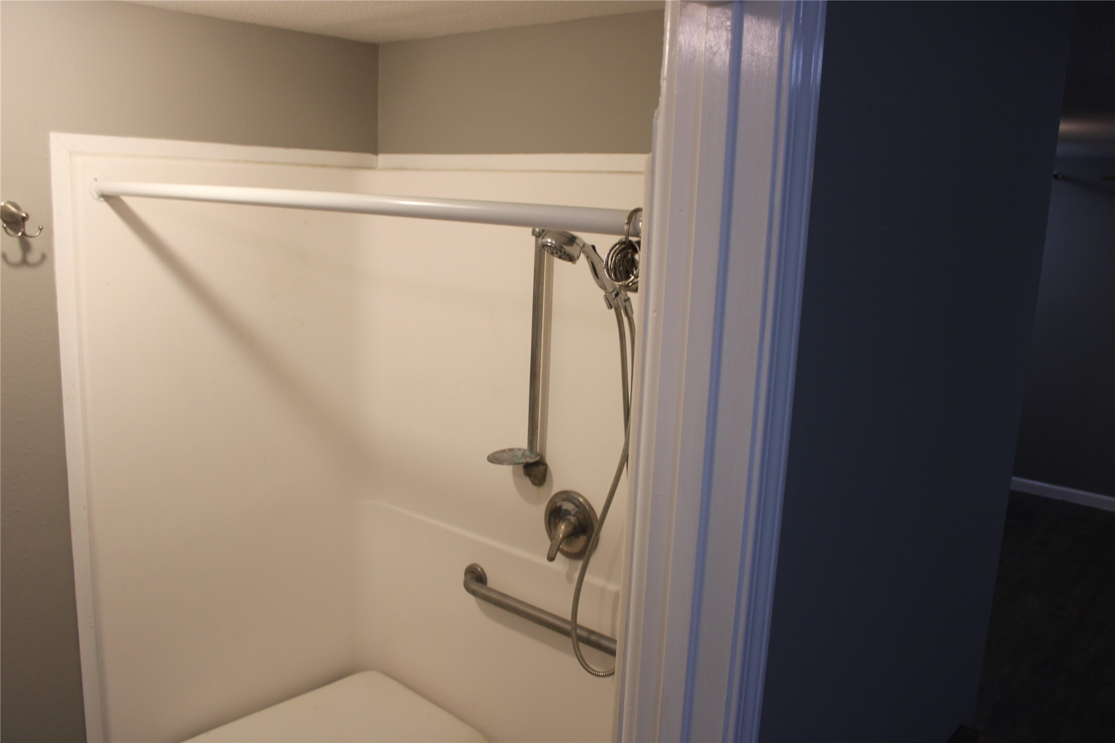 717 7th Street Property Photo 5