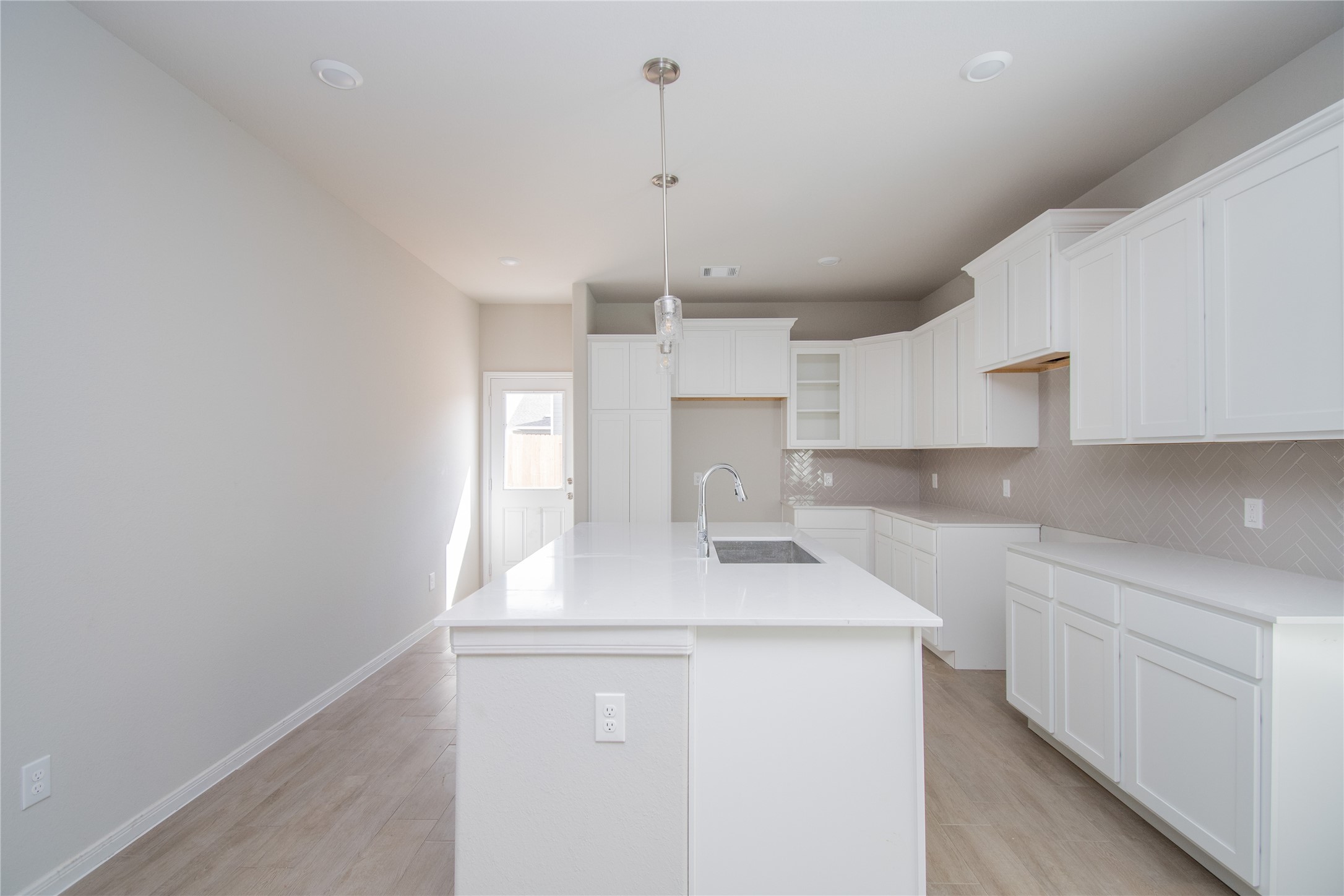 21719 Cypress Maple Drive Property Photo 5