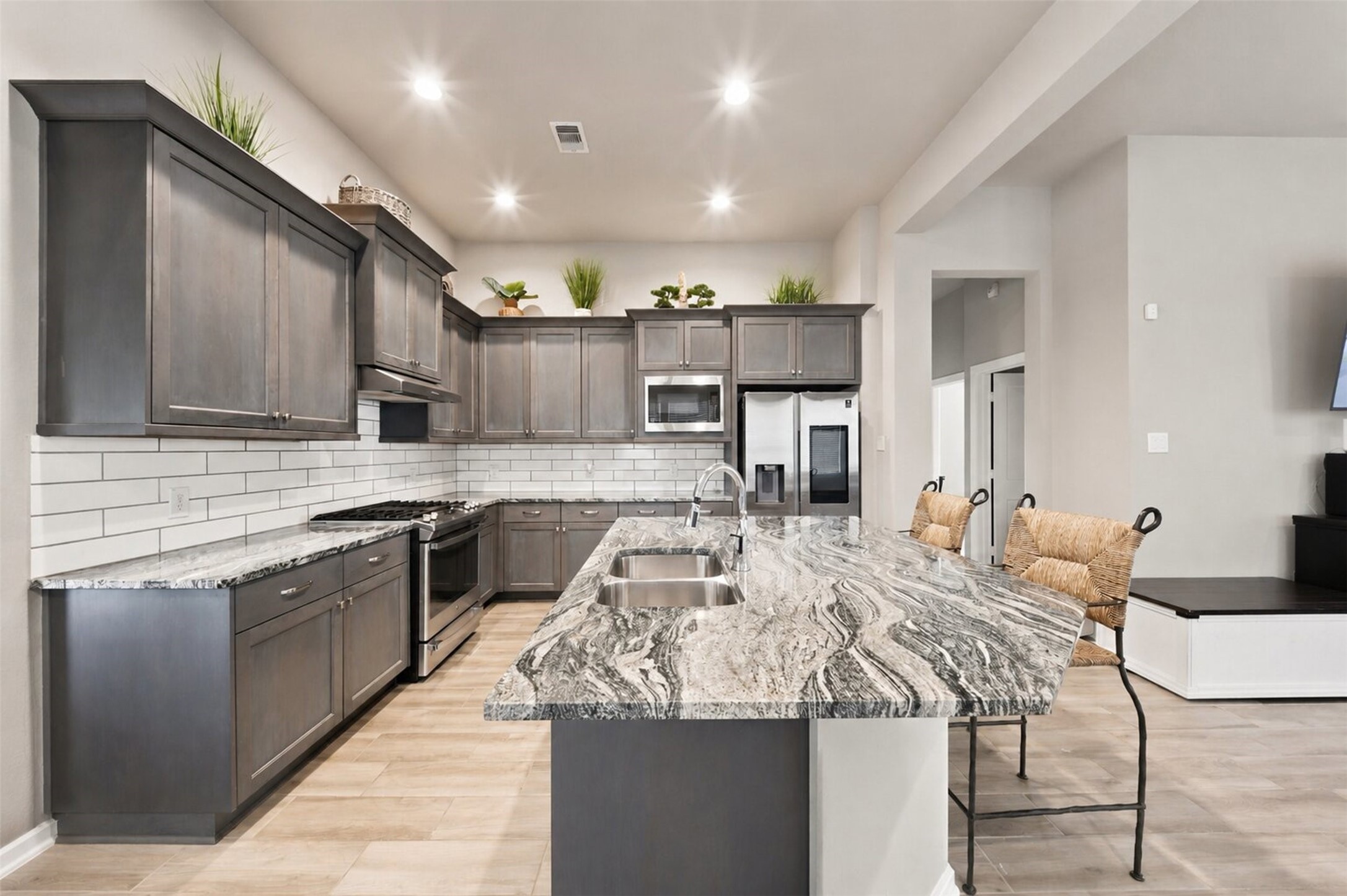 13025 Ocean Breeze Lane Property Photo 8