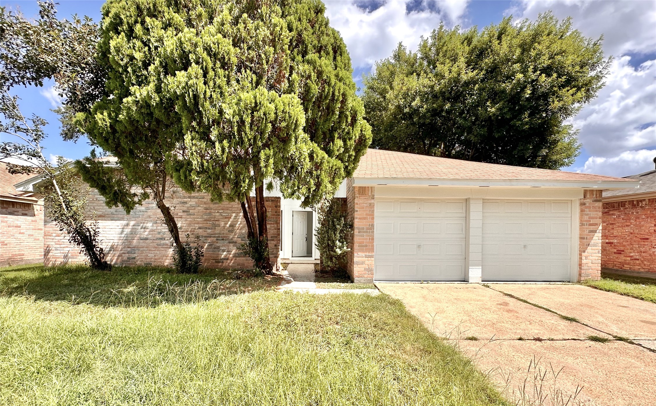 8223 Buckeye Glen Lane Property Photo 1