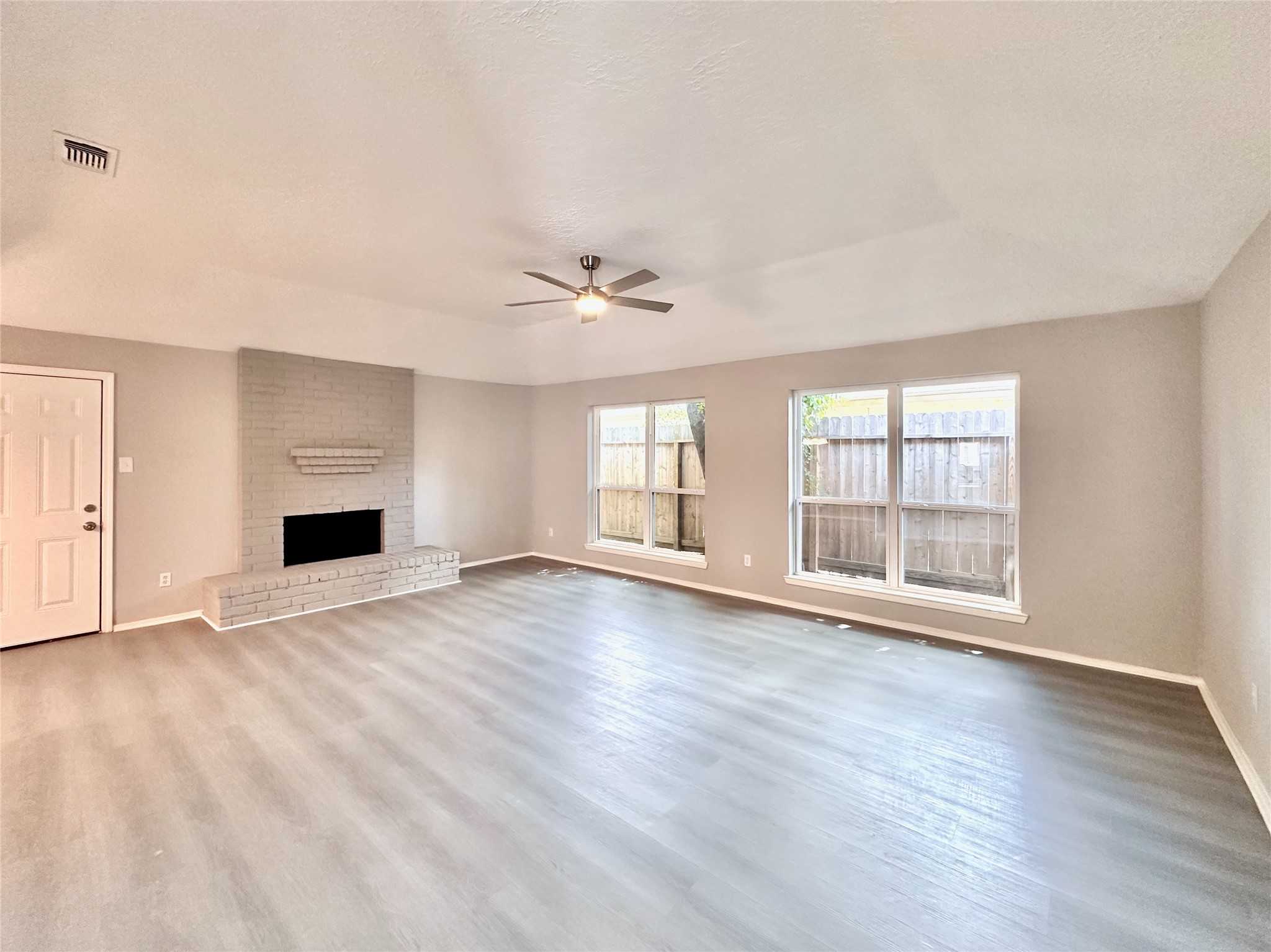 8223 Buckeye Glen Lane Property Photo 3
