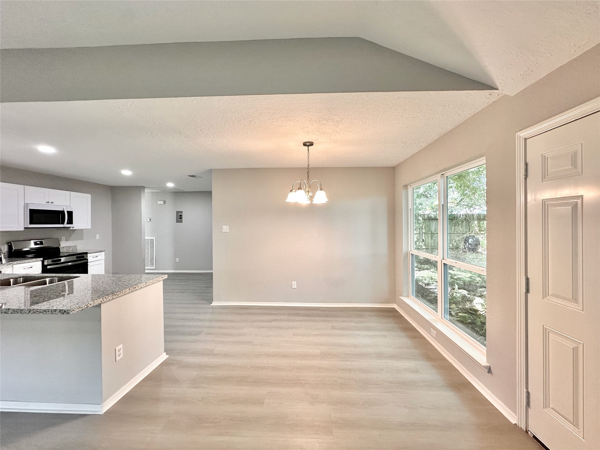 8223 Buckeye Glen Lane Property Photo 8
