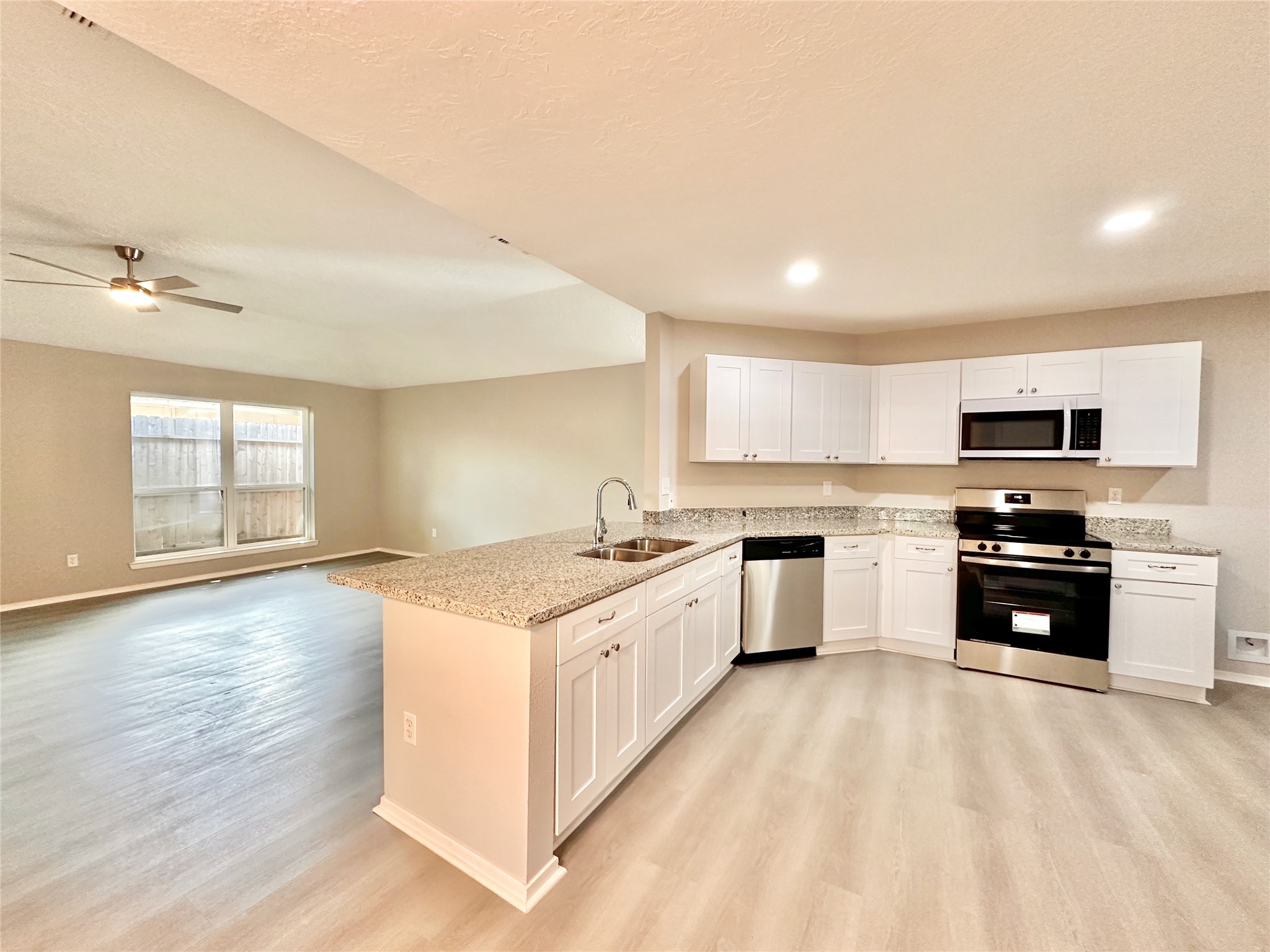 8223 Buckeye Glen Lane Property Photo 11