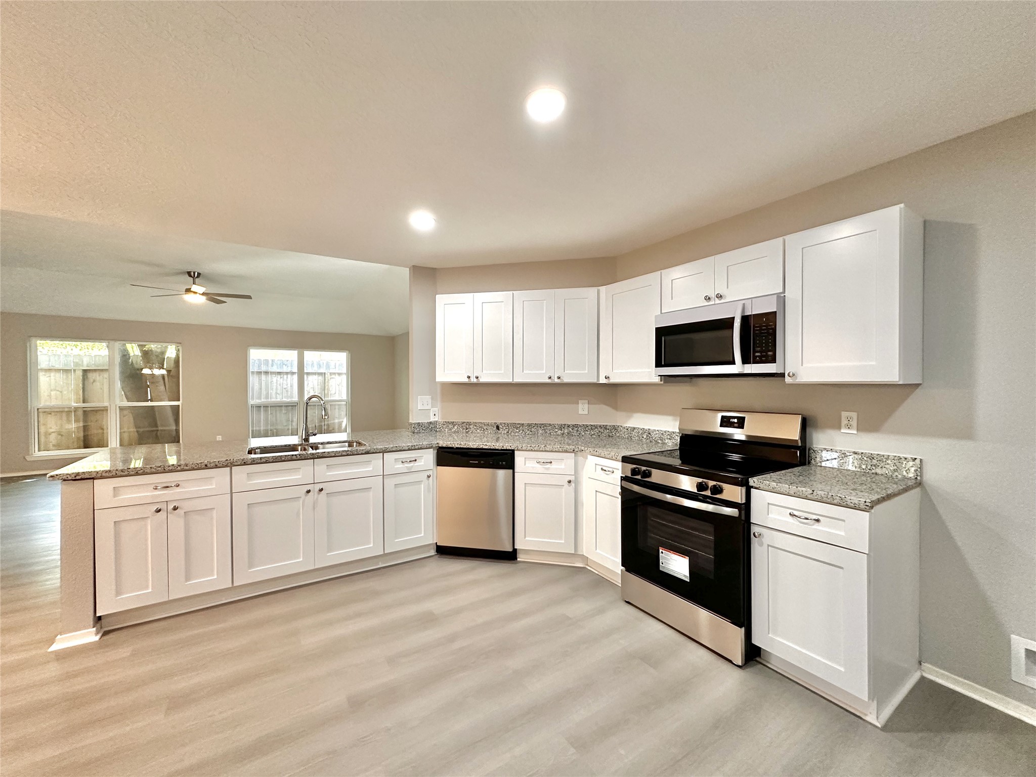 8223 Buckeye Glen Lane Property Photo 12