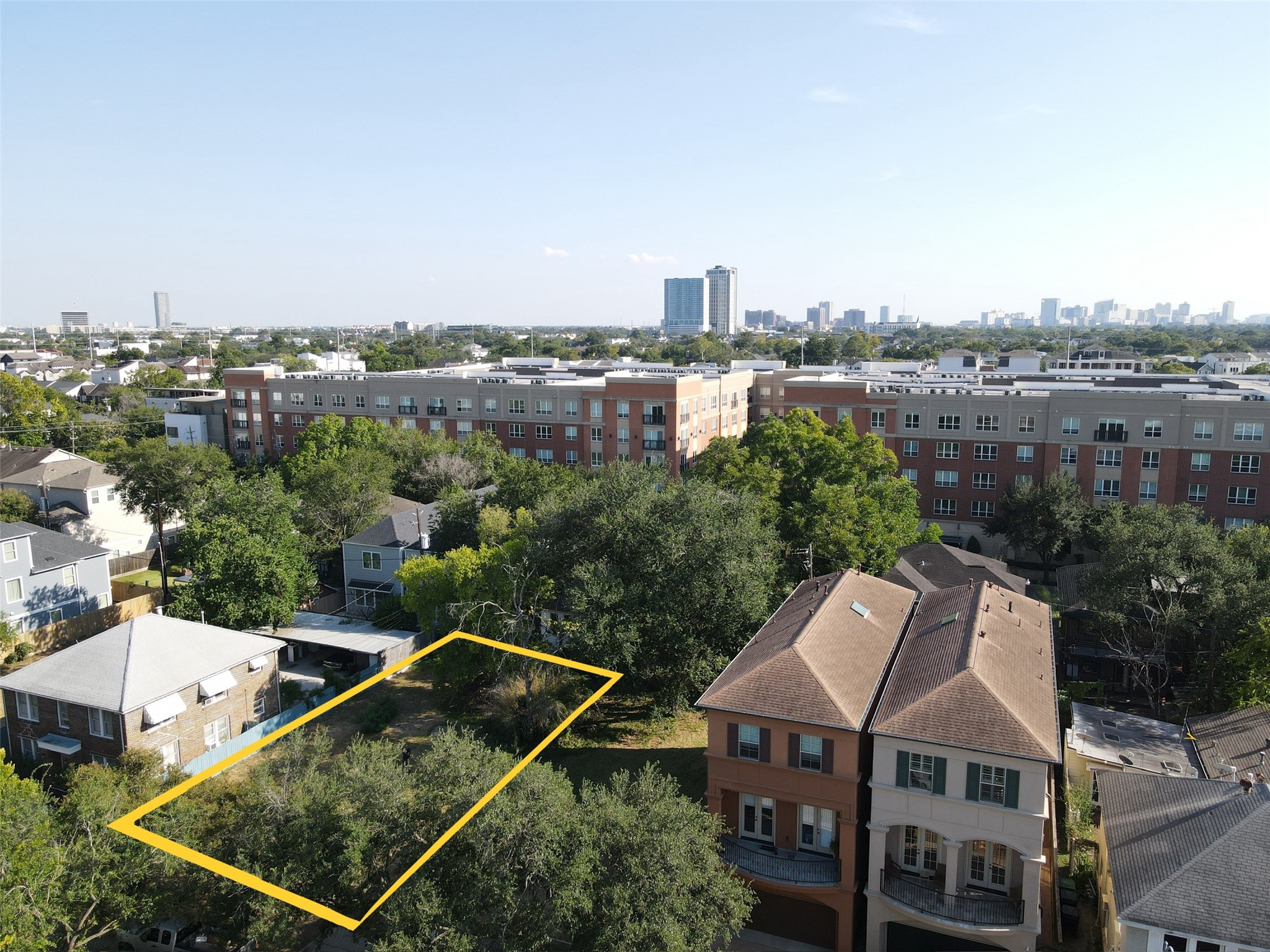 1327 W Bell Street Property Photo 1