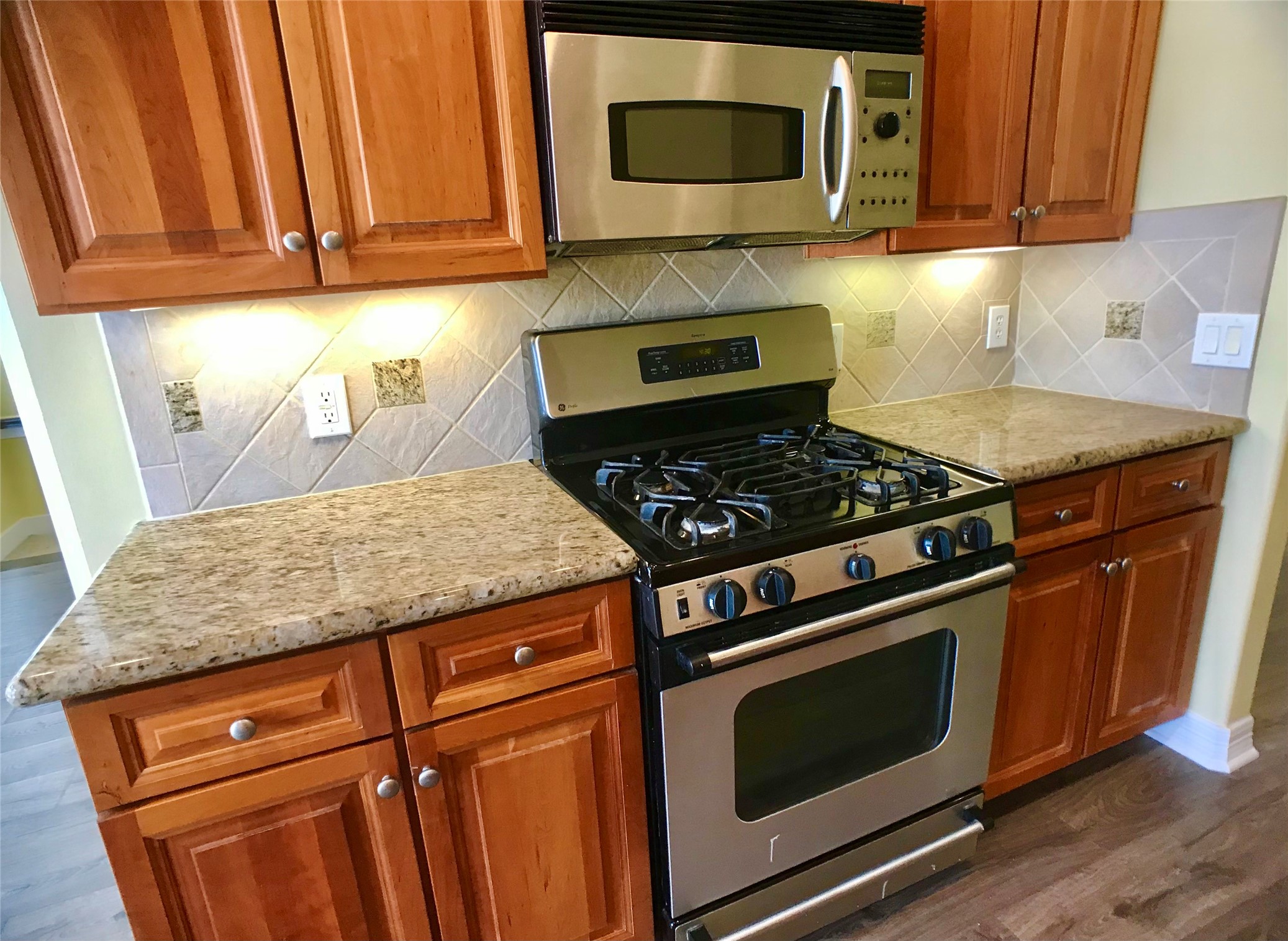 2104 Bancroft Street Property Photo 22