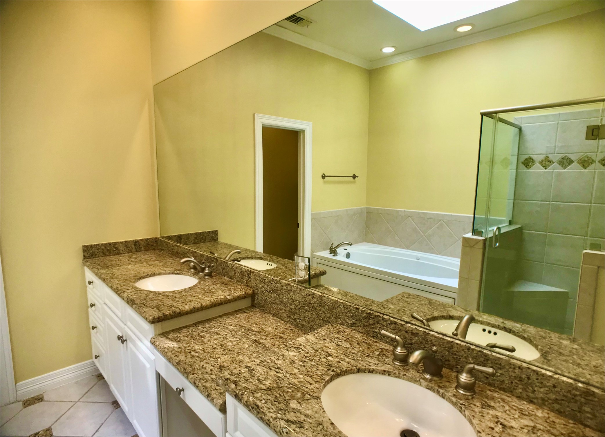 2104 Bancroft Street Property Photo 32